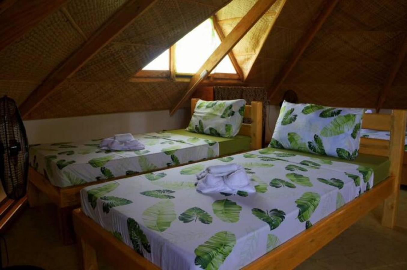 Bungalow with Fan - Photo 7
