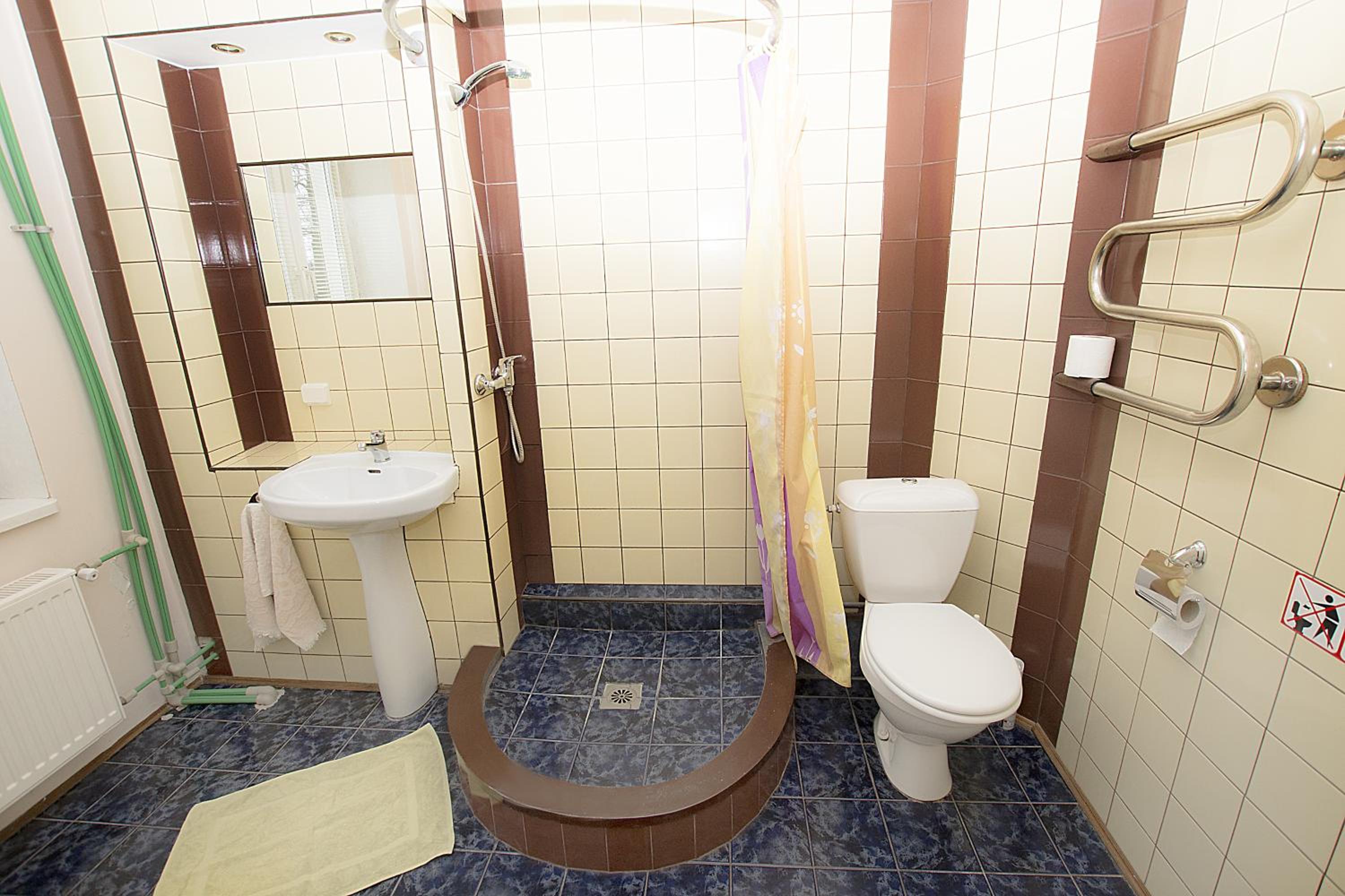 Double Room - Photo 10