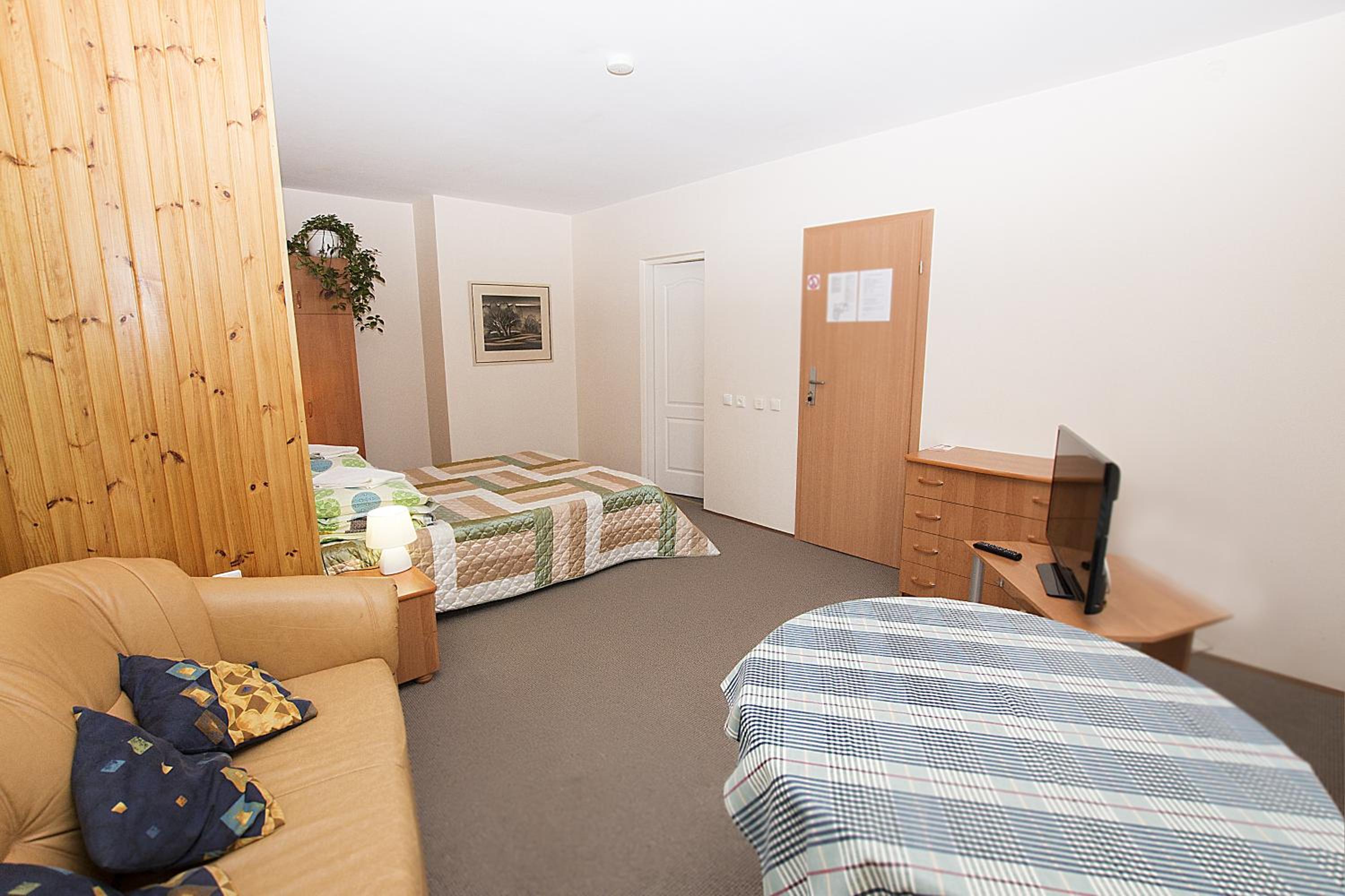 Double Room - Photo 12