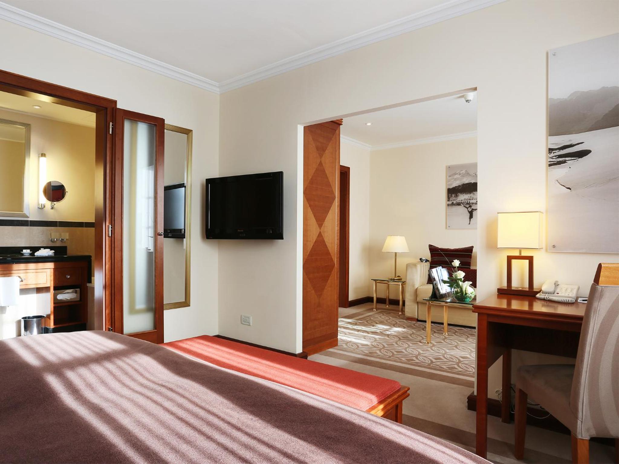 Signature Junior Suite thumbnail 6