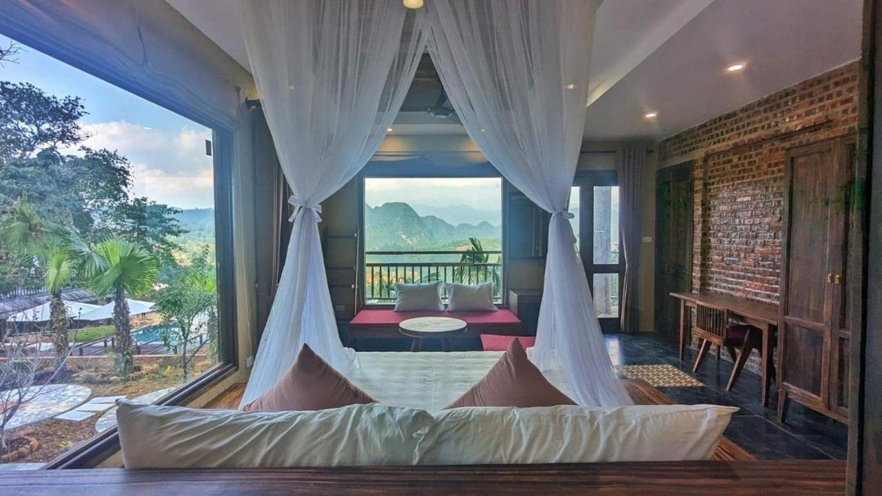 Deluxe Bungalow with Garden View