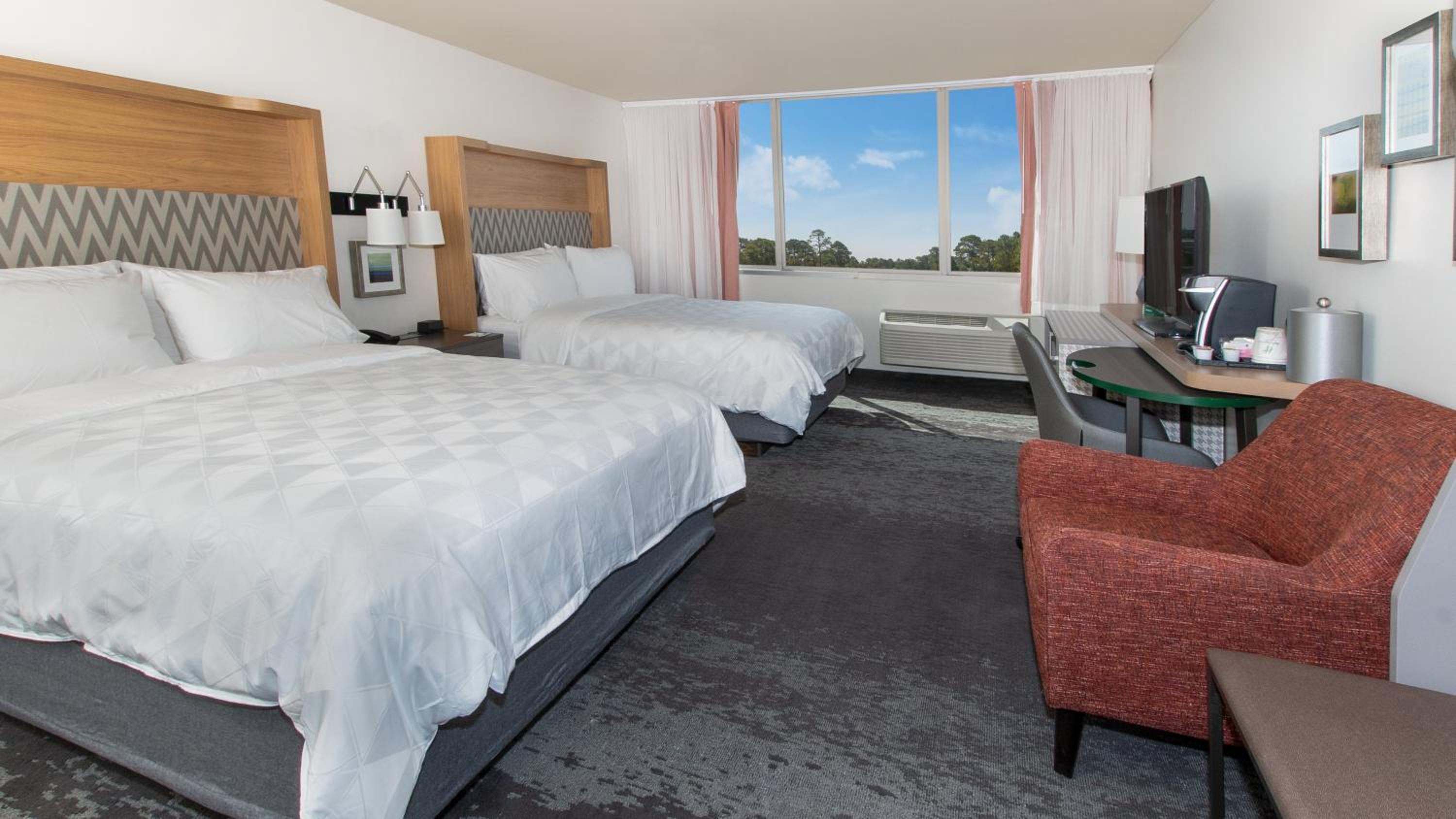 Standard Room with Two Queen Beds - Photo 2