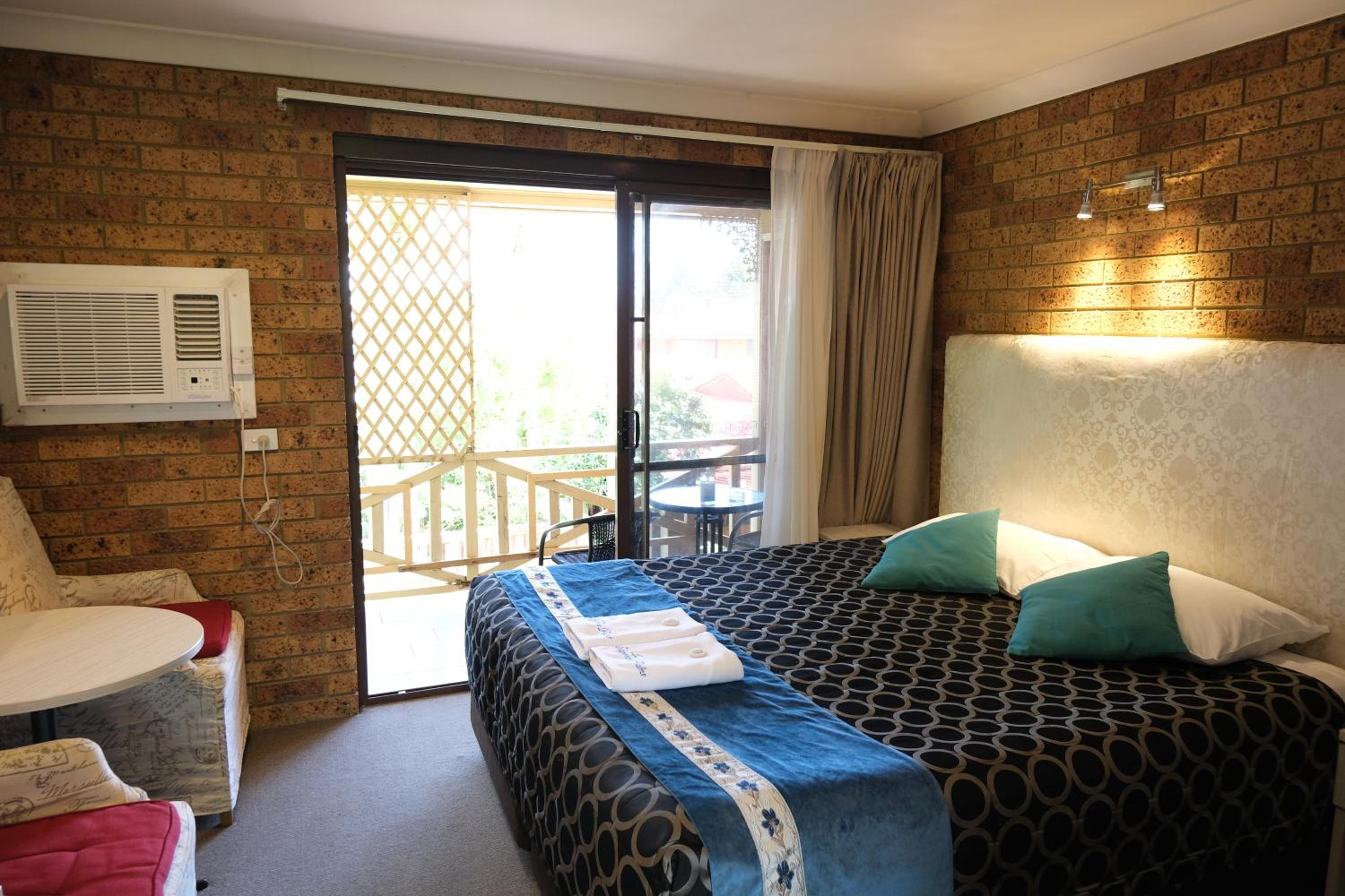Superior King Room with Private Balcony Upstairs Room photo 1