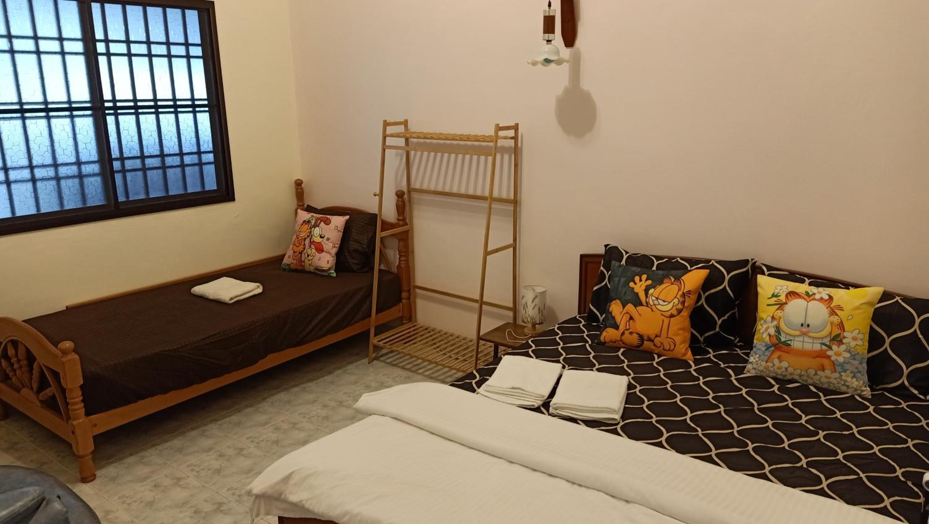 Three-Bedroom House photo 3