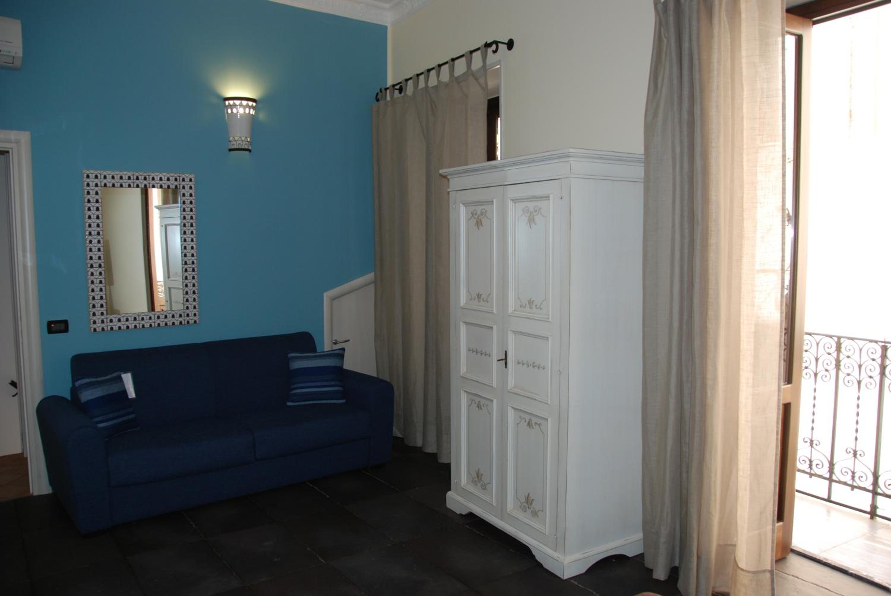 Economy Double Room photo 2