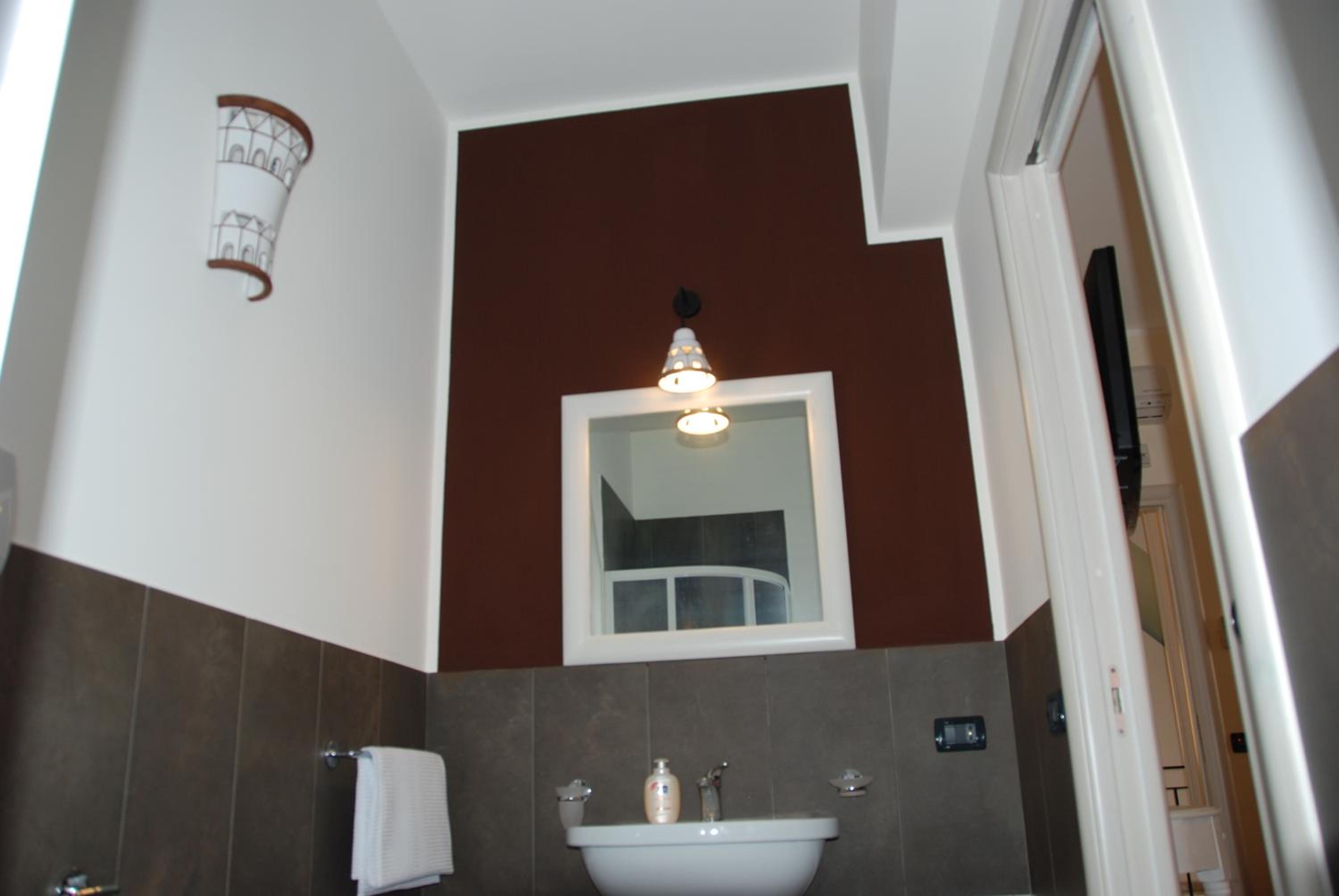 Suite with Terrace - Photo 2