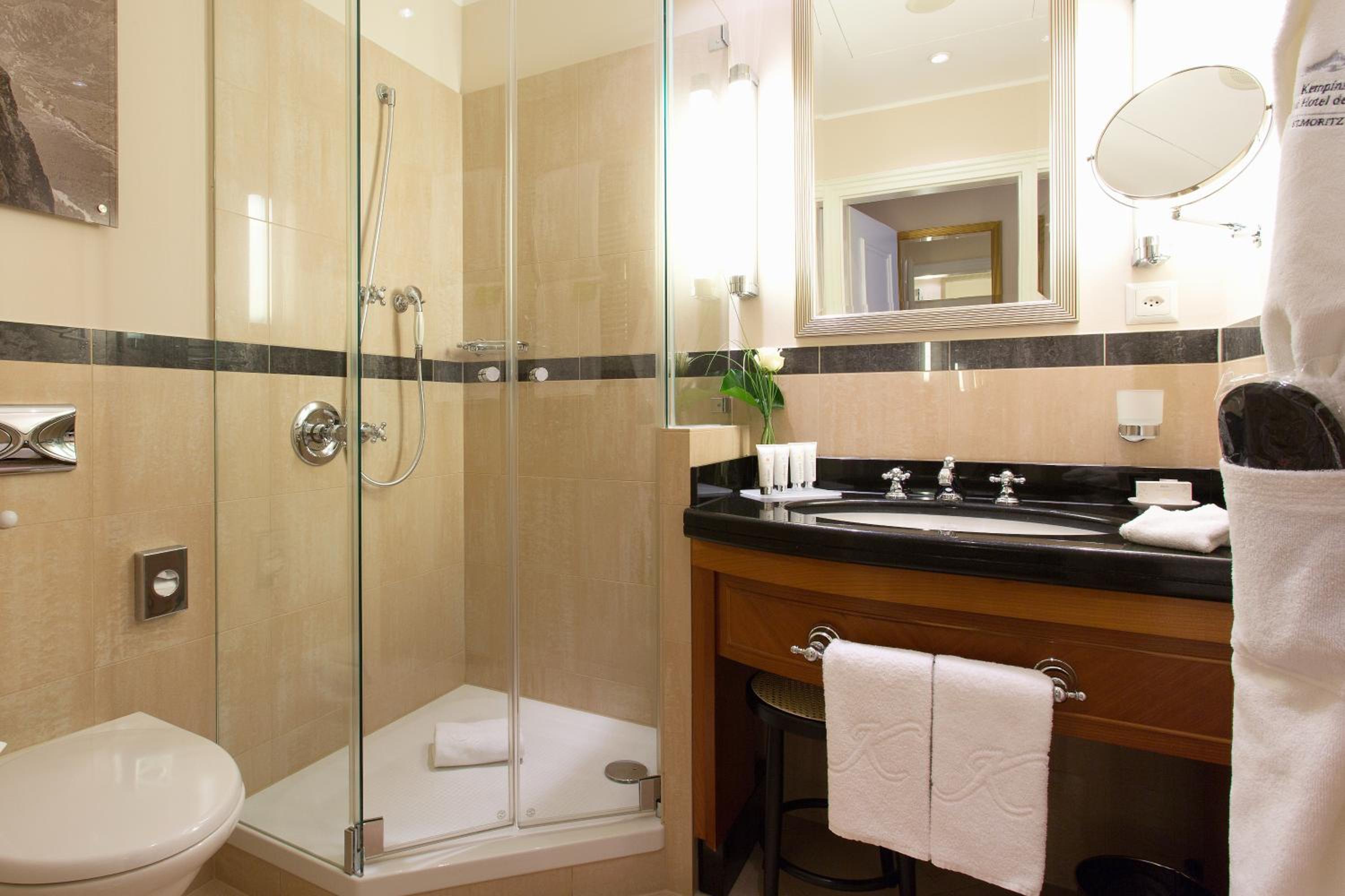 Grand Deluxe Double Room thumbnail 5