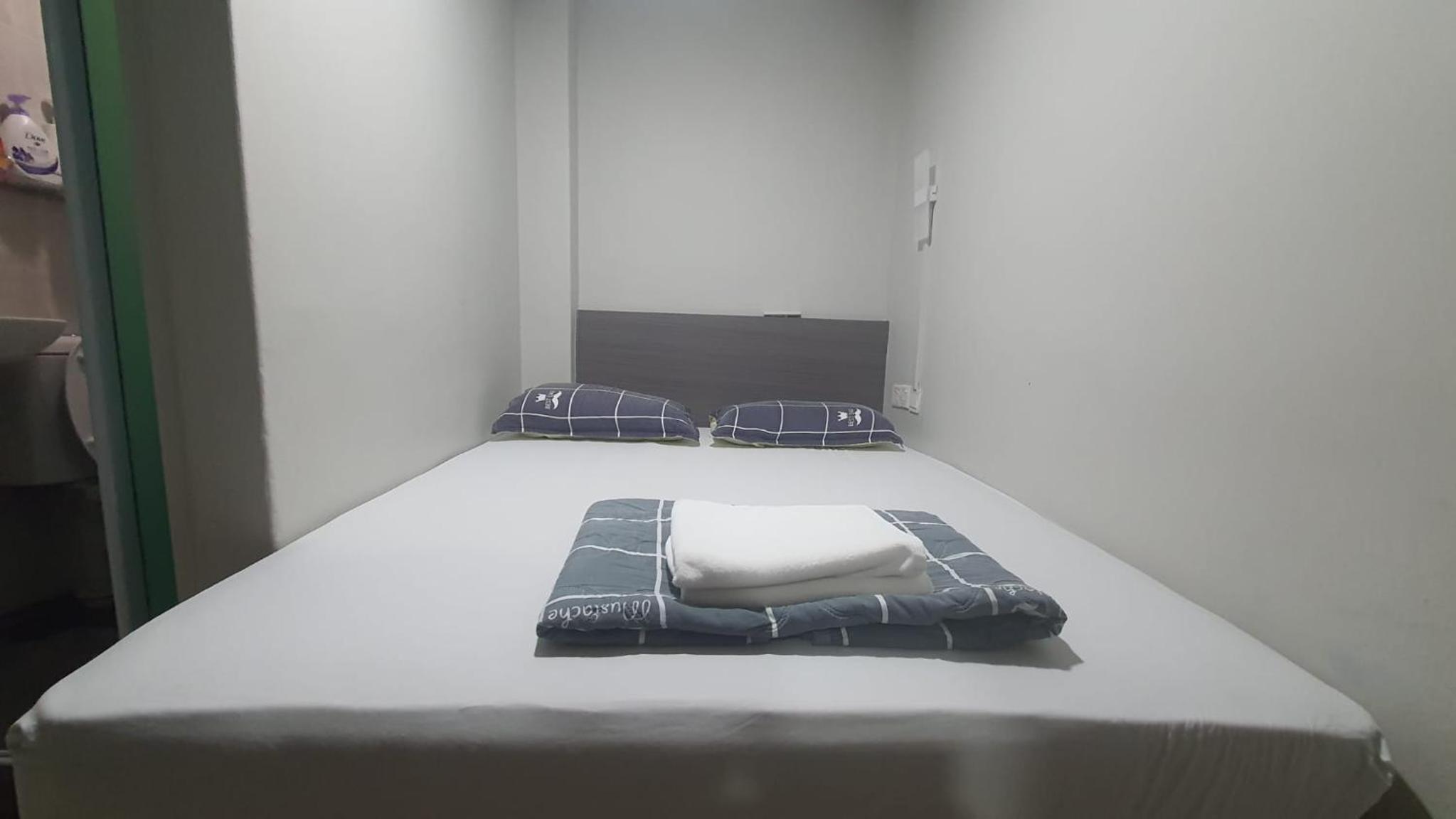 Small Single Room - Check-In After 5PM, Check-Out Before 10AM