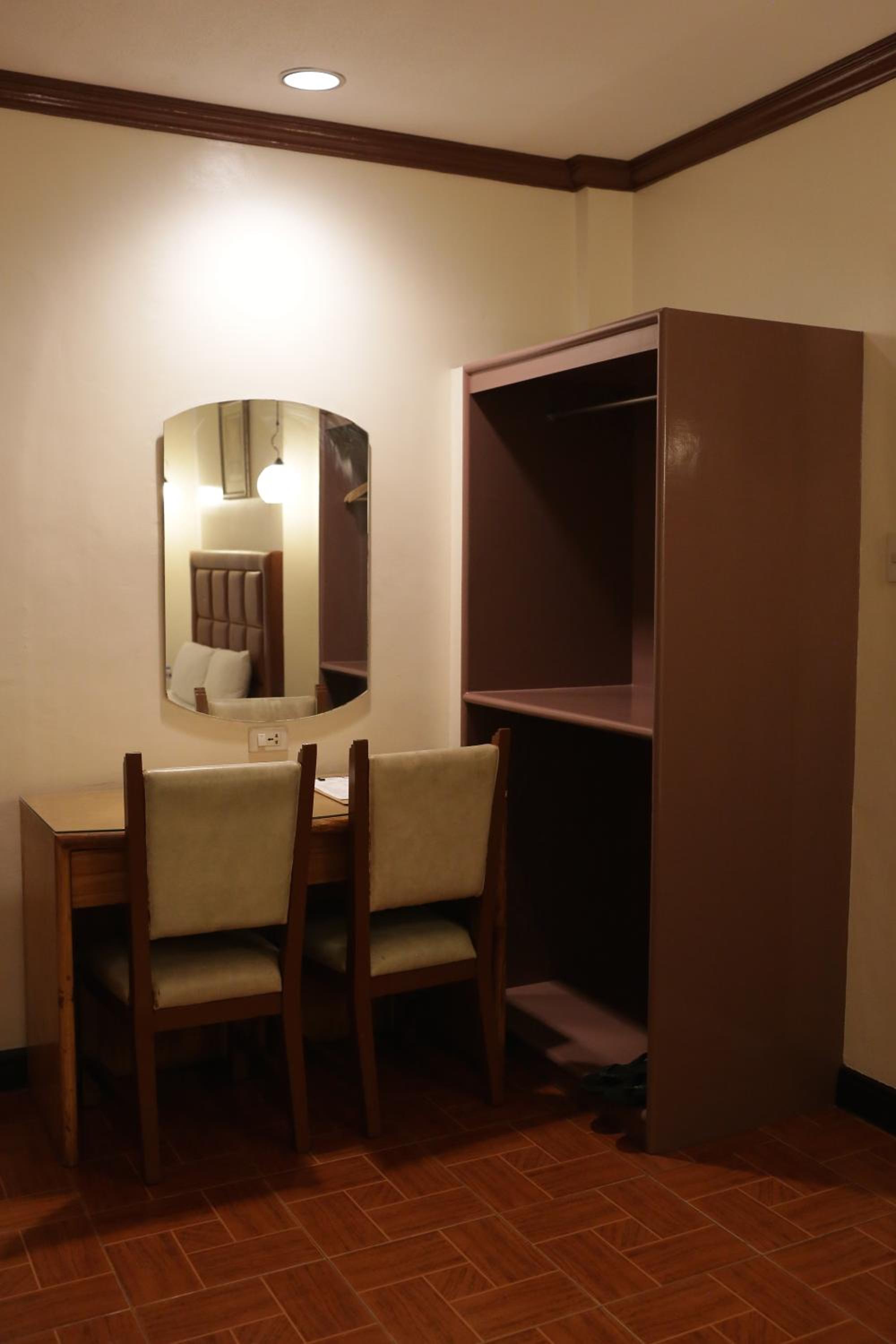 Standard Double Room - Photo 4