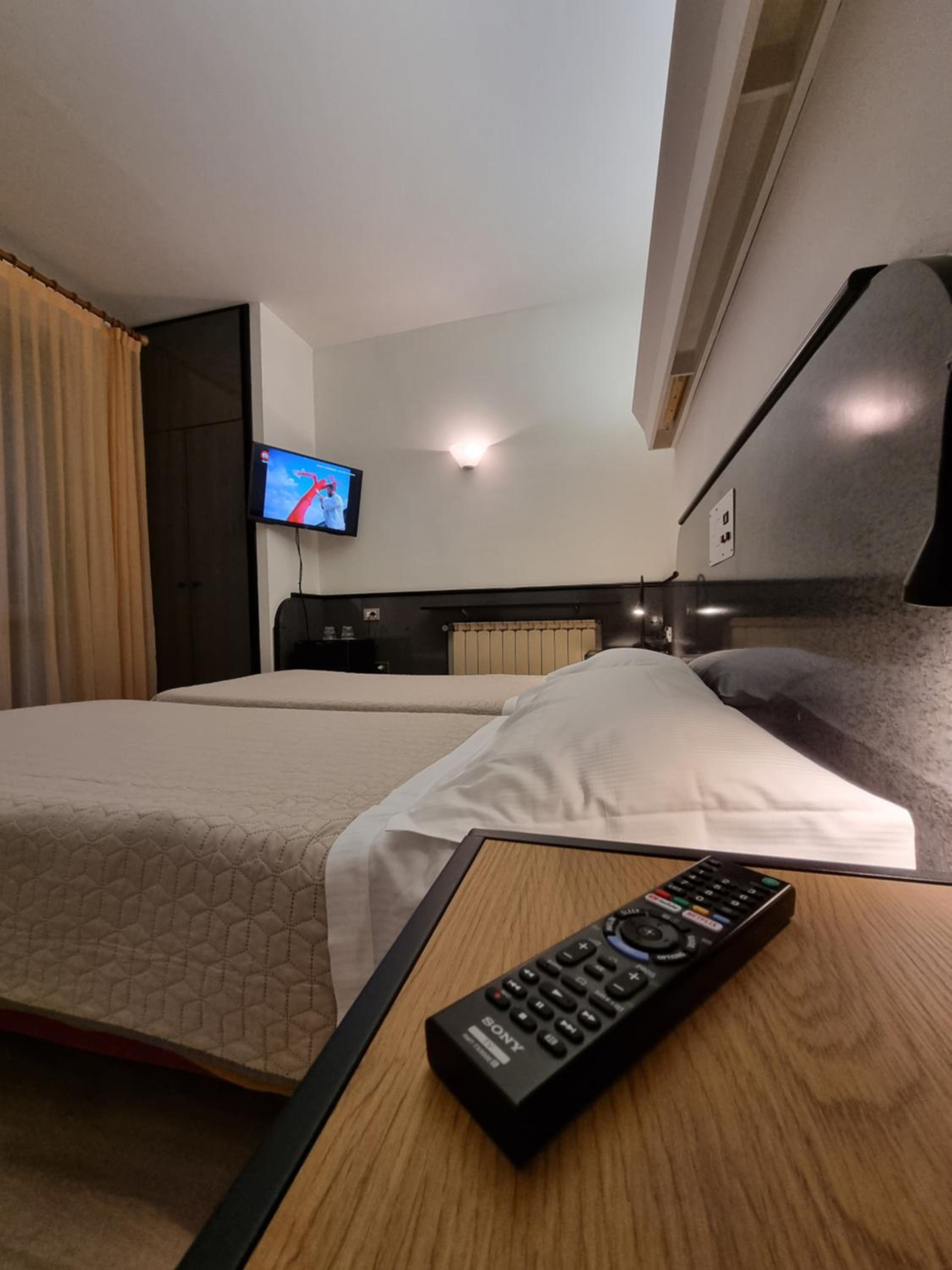 Standard Double or Twin Room photo 1