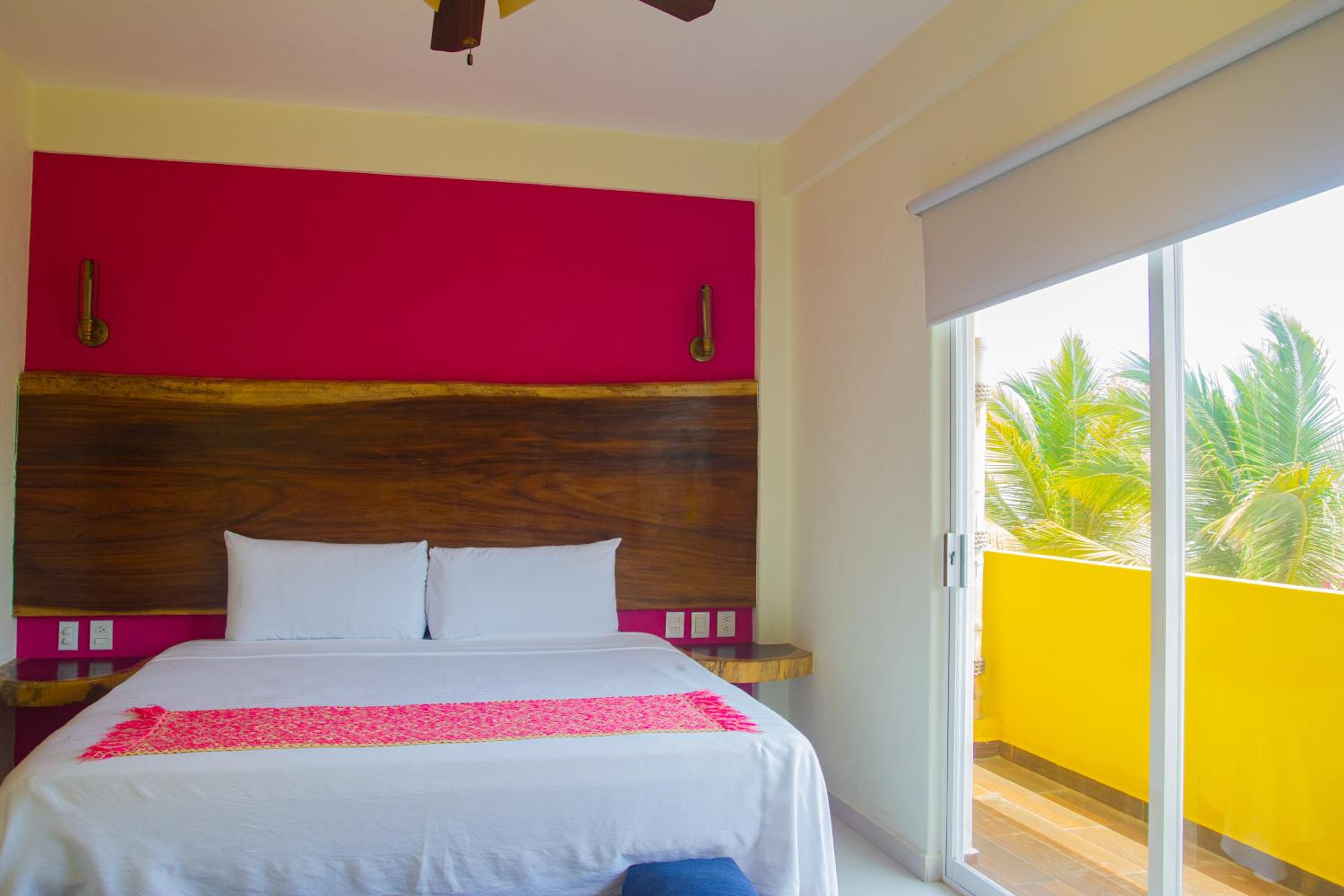 King Room with Sea View - Photo 1