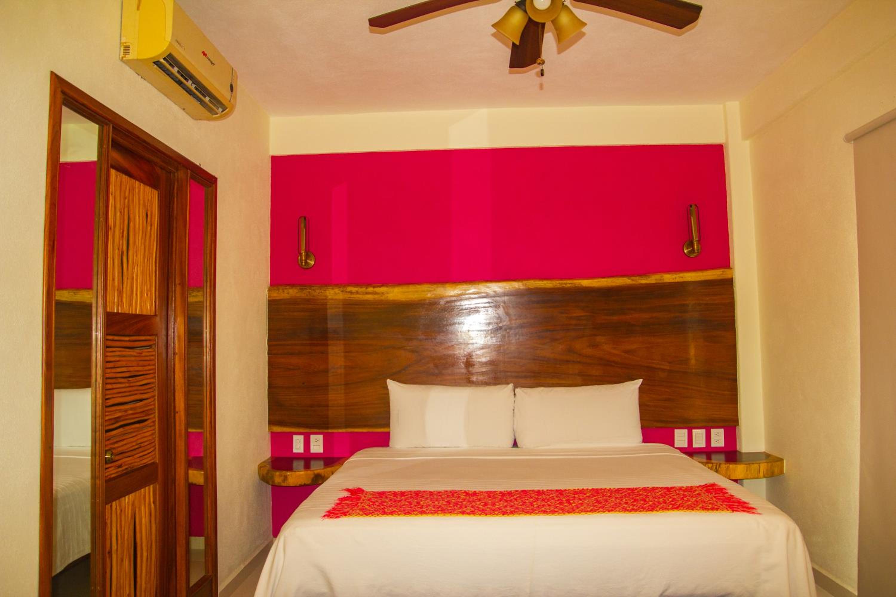 King Room with Sea View - Photo 3