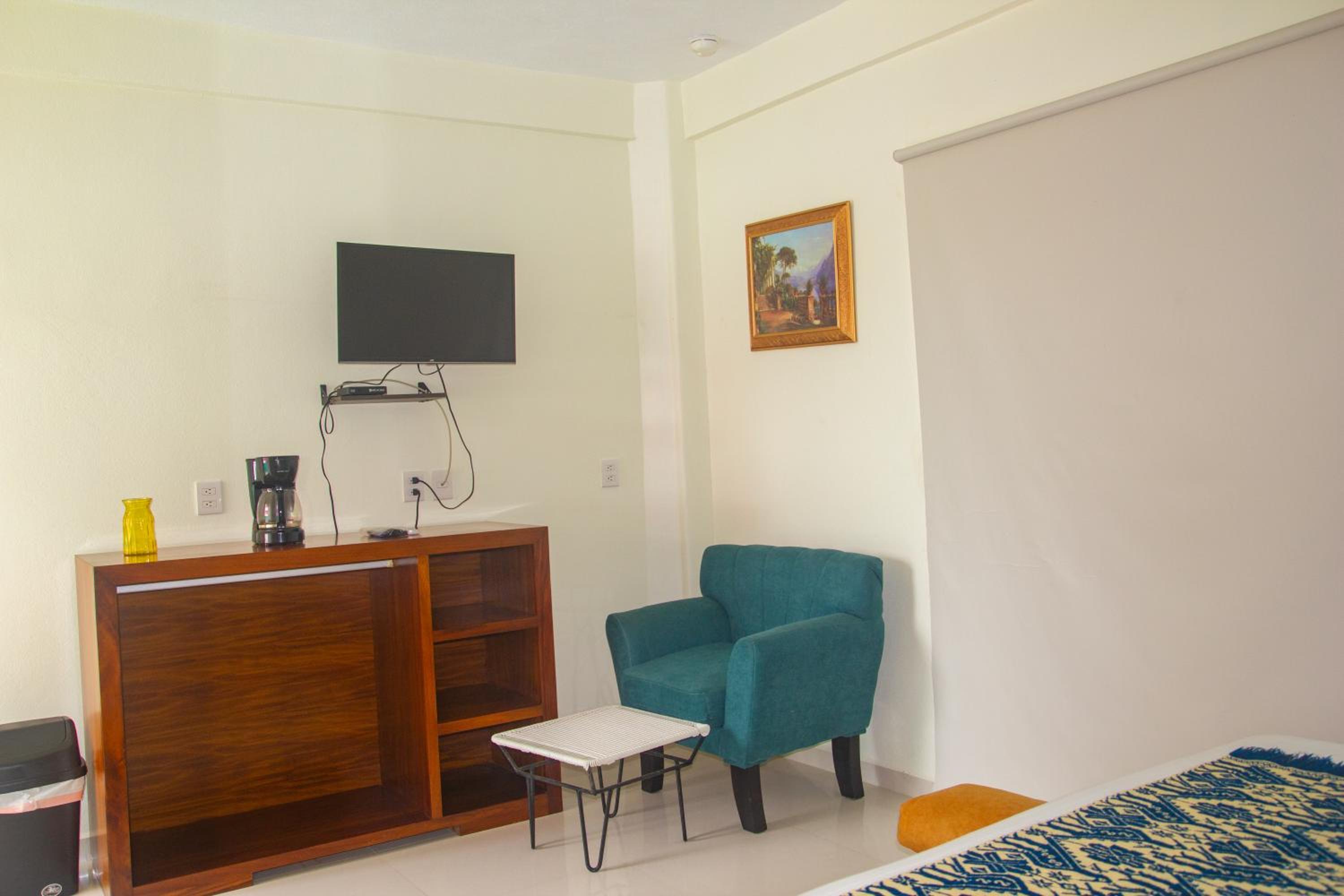 King Room with Sea View - Photo 12