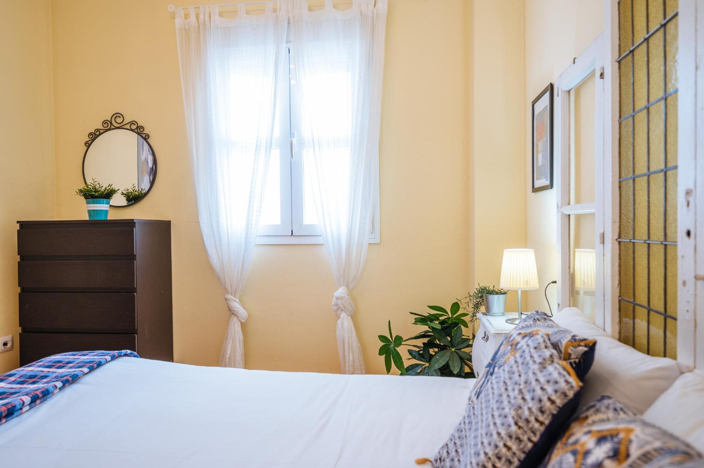 One-Bedroom Apartment - Photo 12