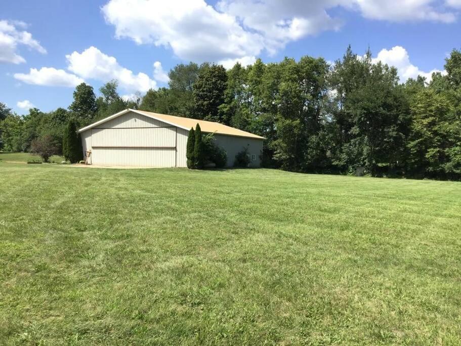 Five-Bedroom House photo 2