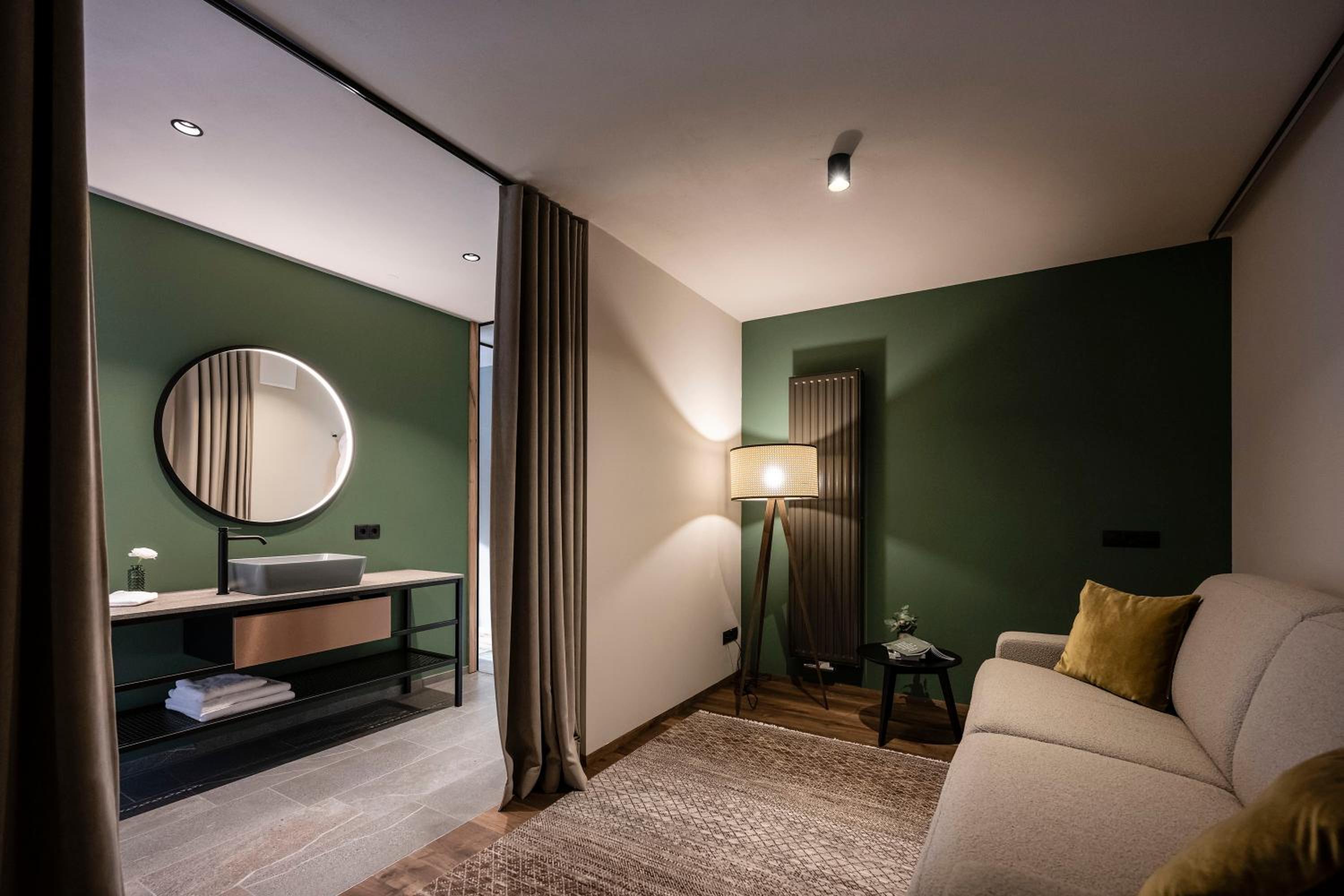Deluxe Apartment - Photo 2