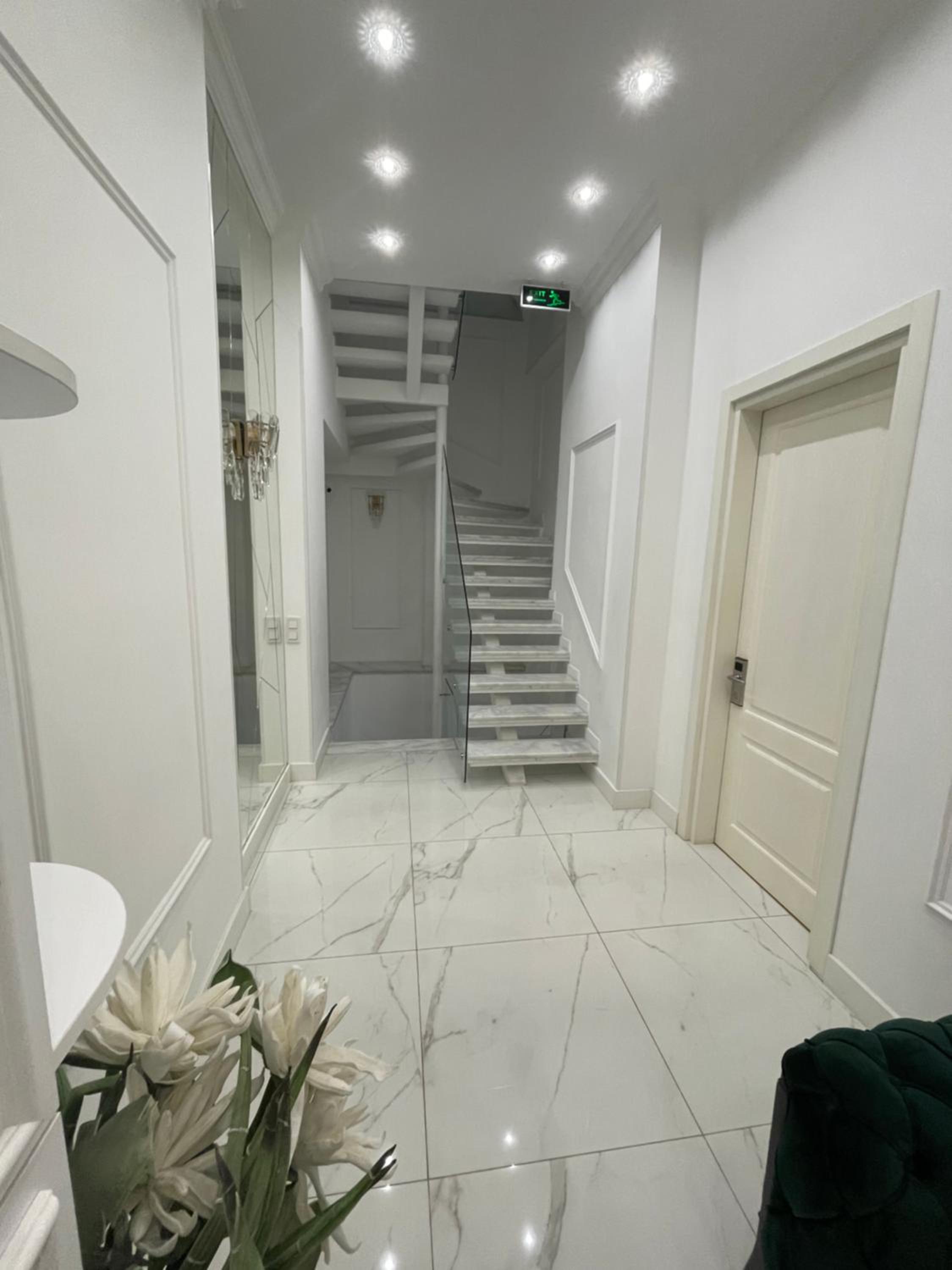 Two-Bedroom Suite - Photo 19