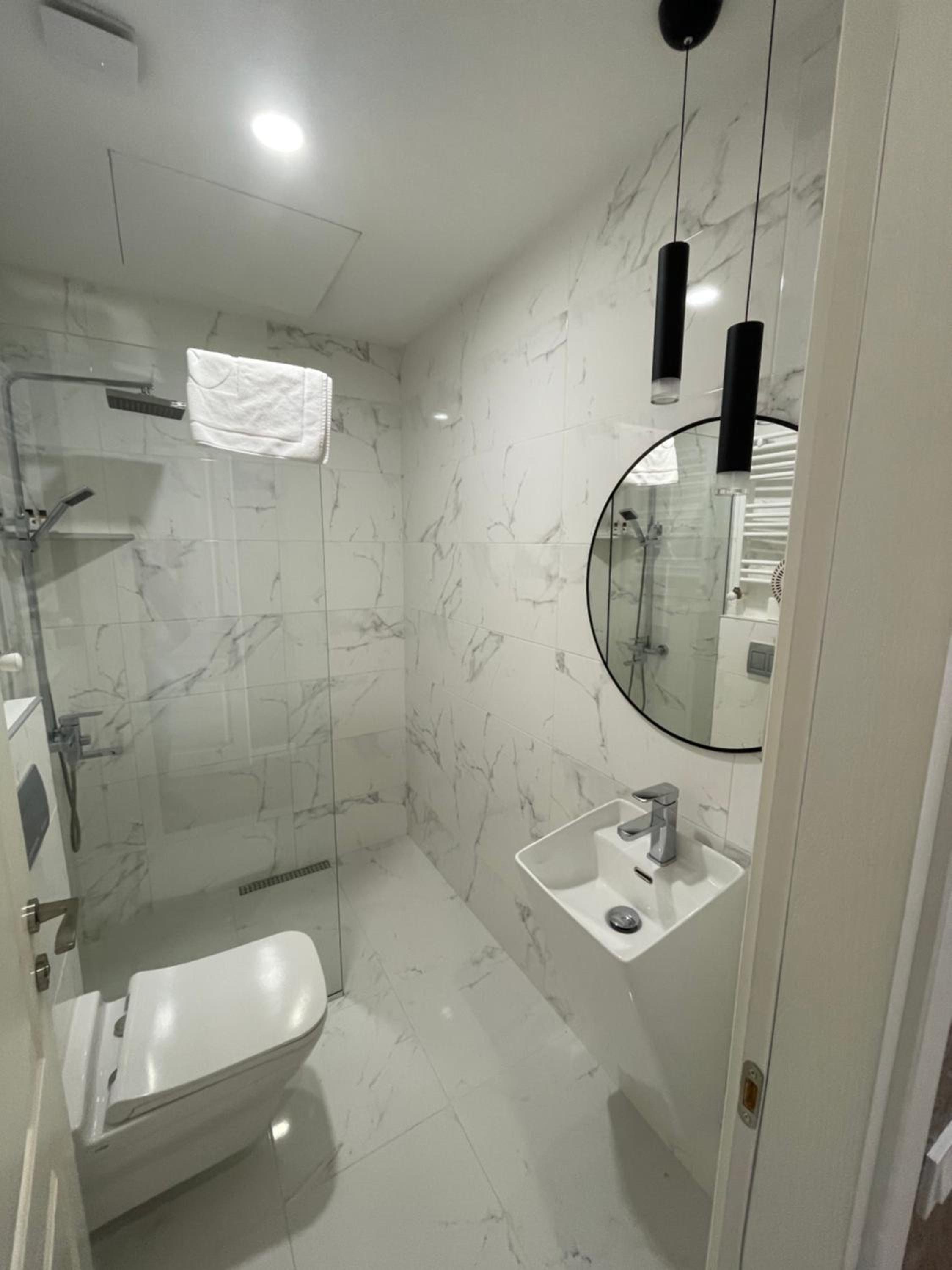 Budget Double Room - Photo 5