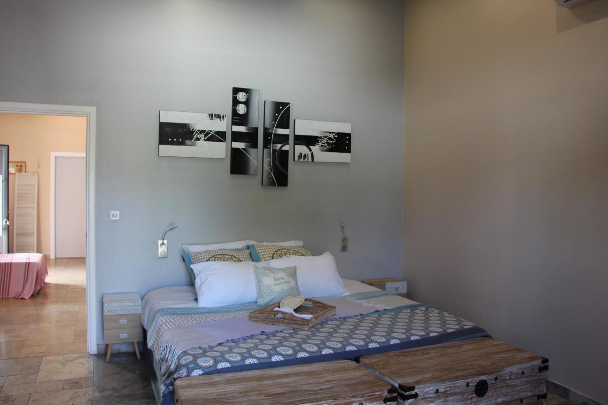 Two-Bedroom Apartment with Mountain View photo 3