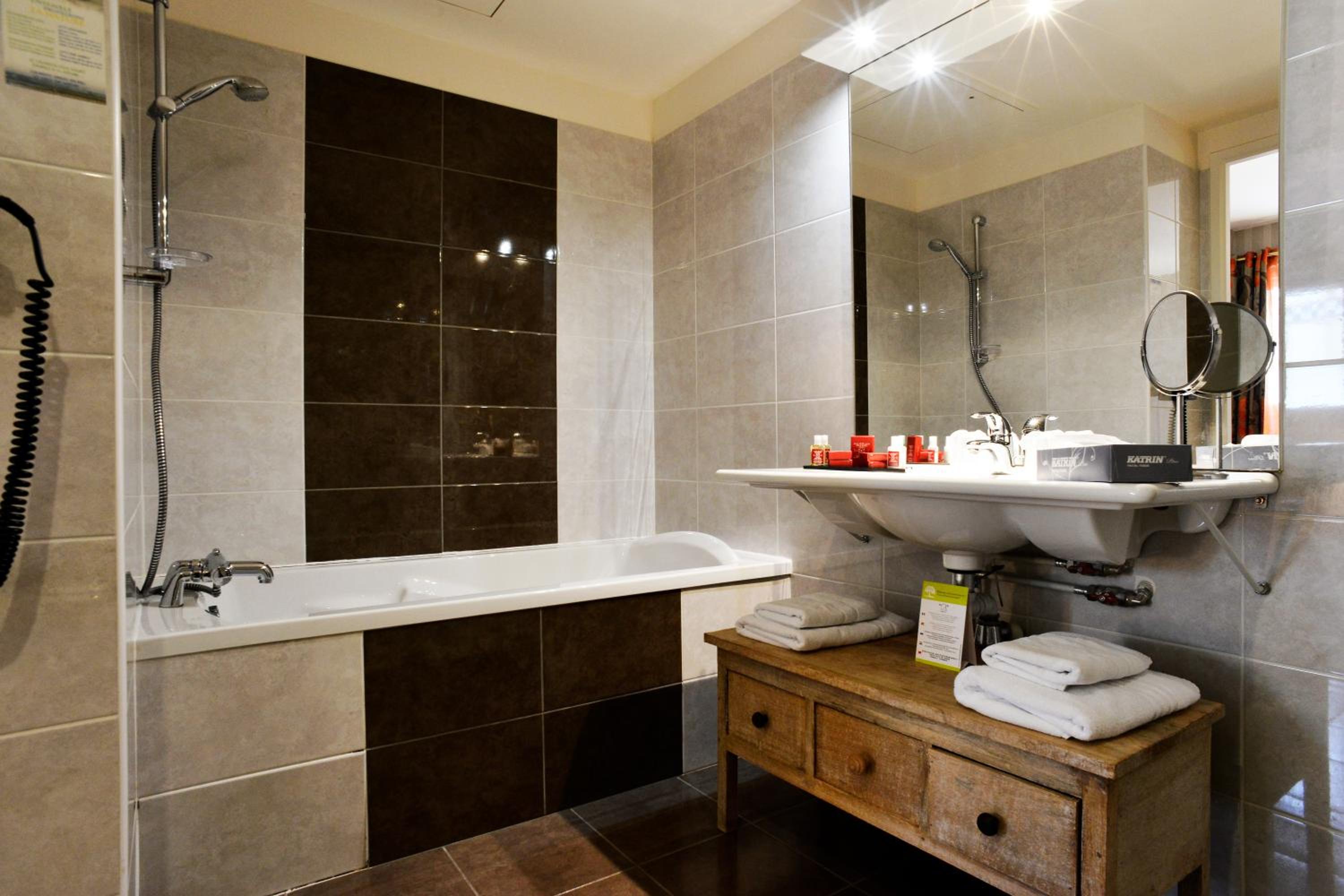 Double Room - Ground Floor photo 2