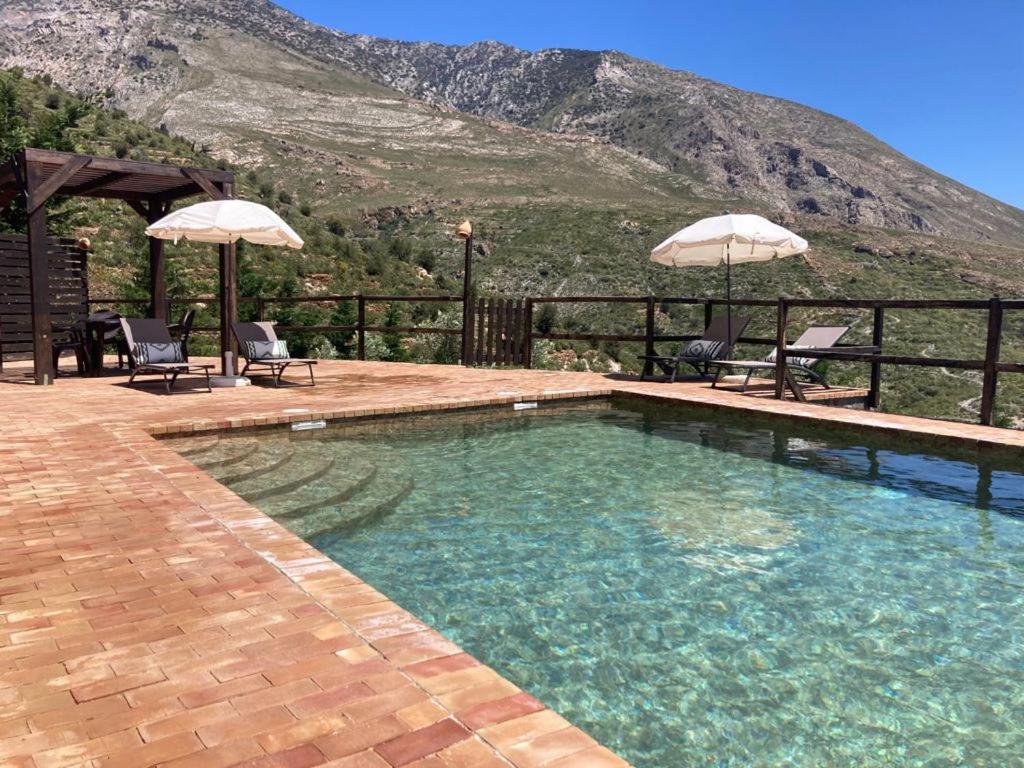 Villa with Private Pool photo 3