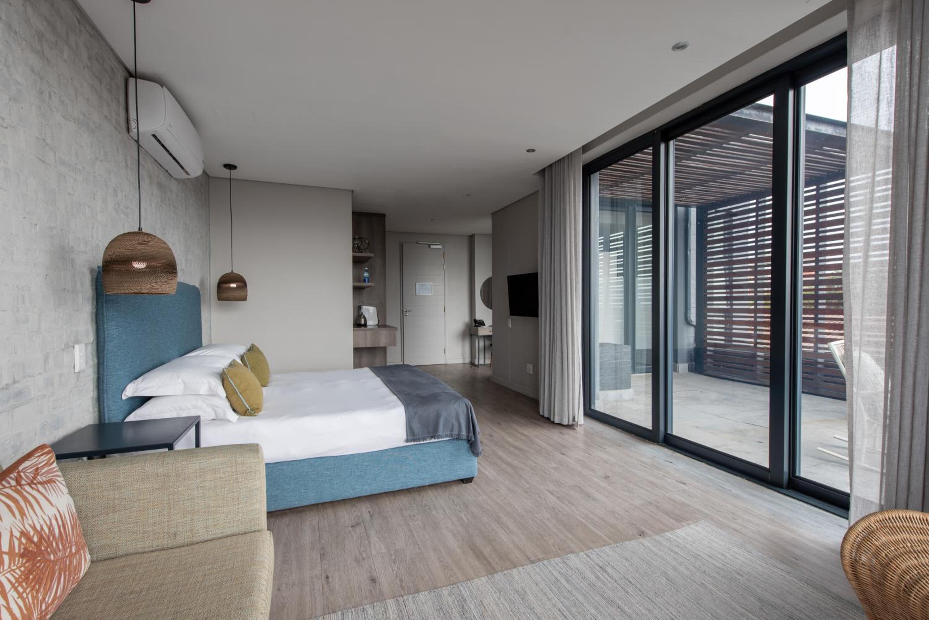 Suite - Photo 2