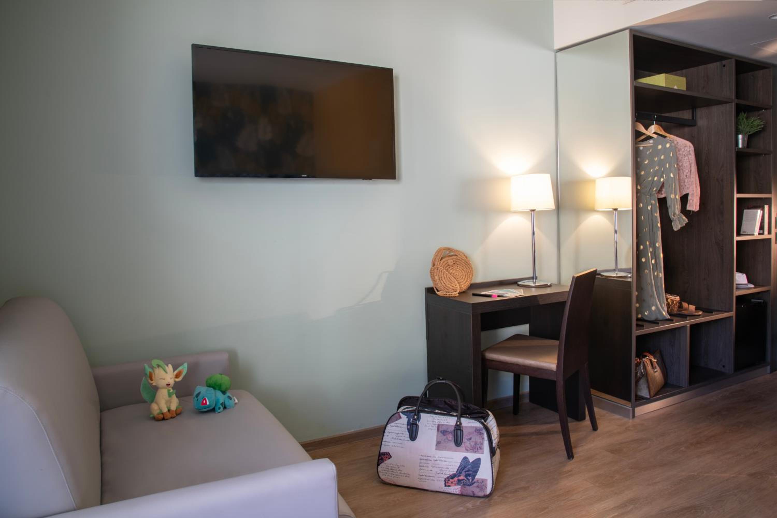 Standard Double Room with Sofa Bed - Photo 2