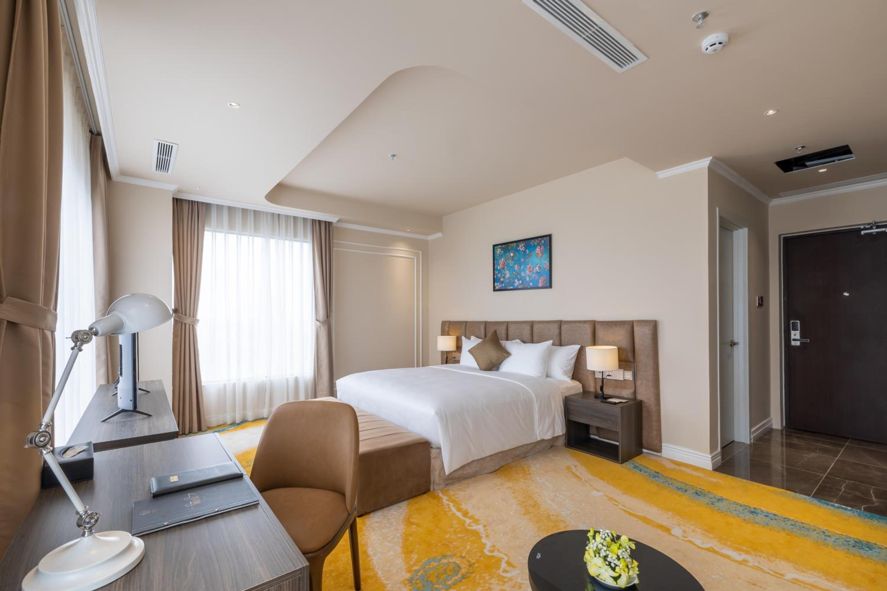Luxury Double Room + Free Shuttle Bus To City Center - Photo 1