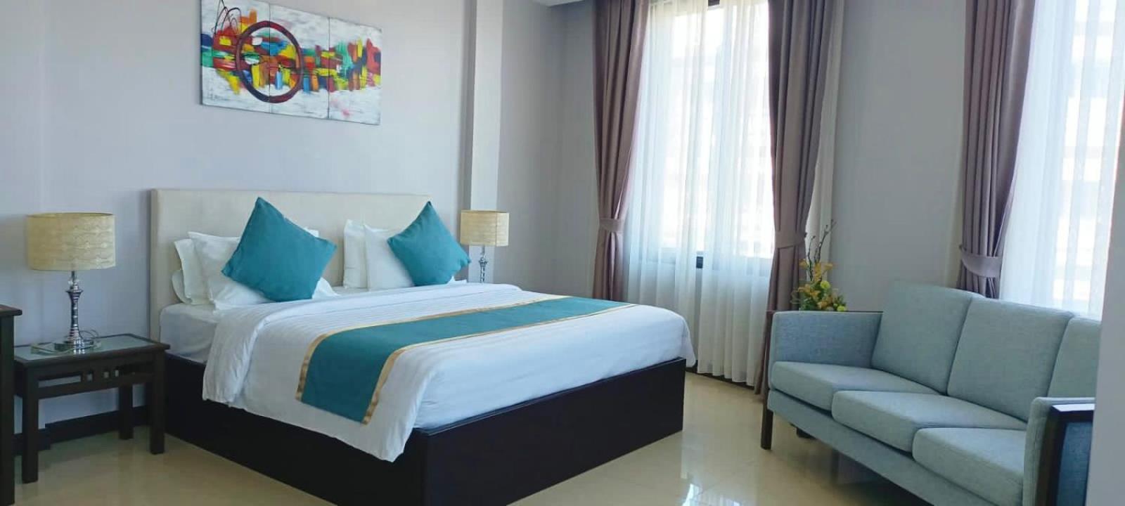 Deluxe King Room - Photo 5