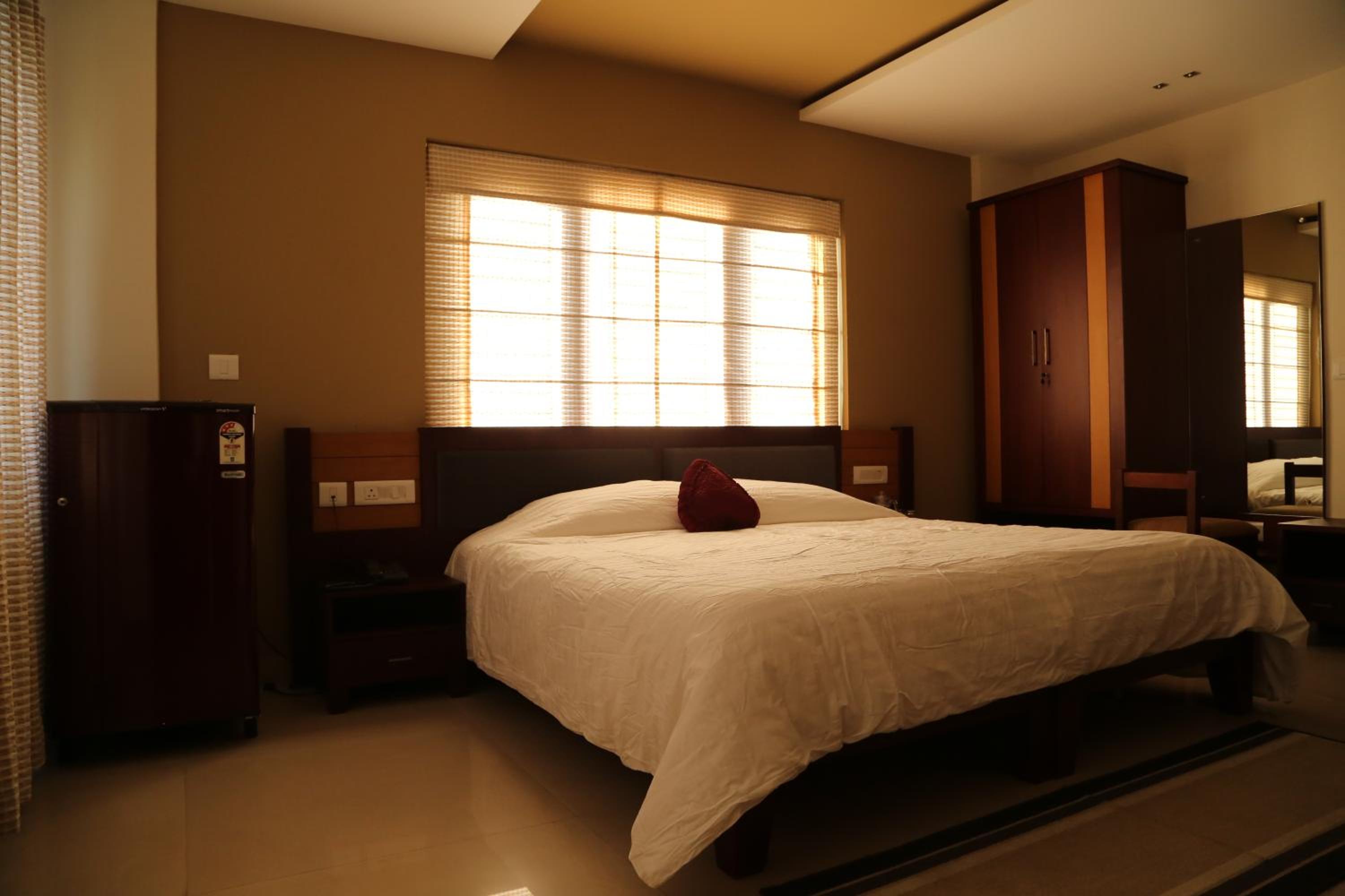 Double or Twin Room with Balcony photo 3