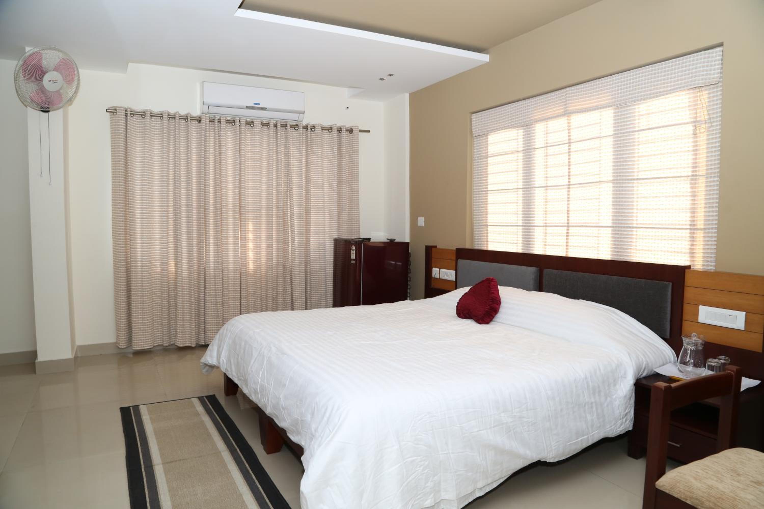Double or Twin Room with Balcony photo 2