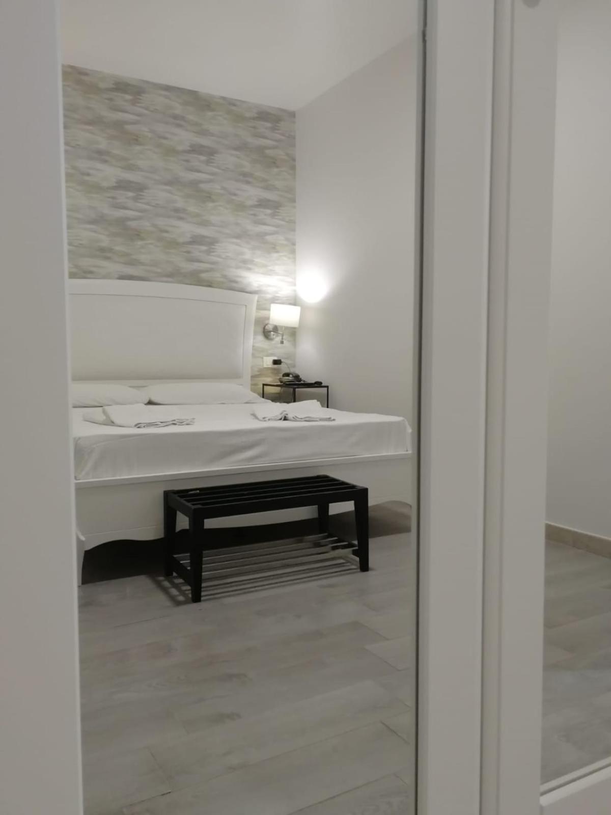 Economy Double Room photo 3