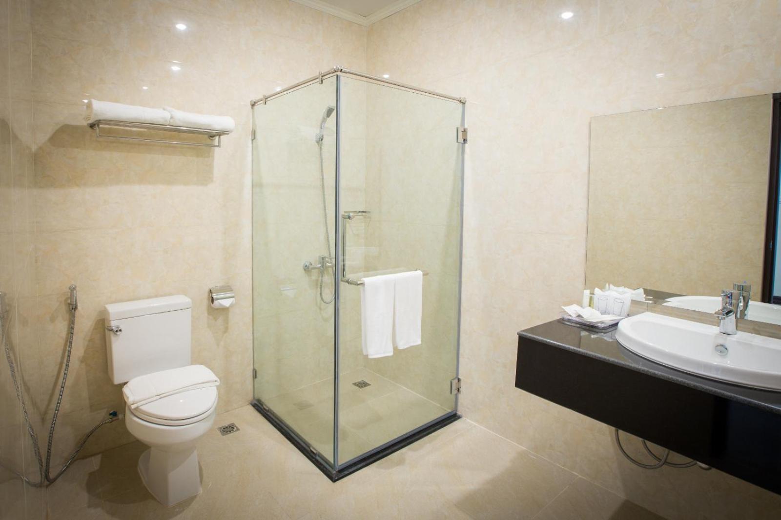 Standard Twin Room - Photo 3