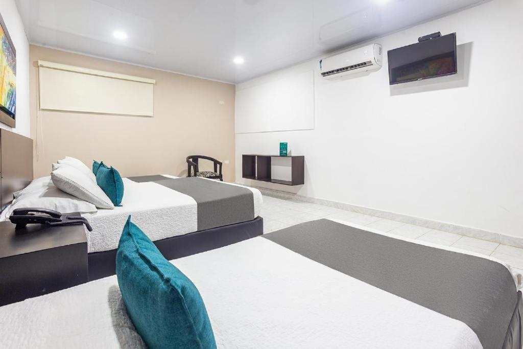 Superior Triple Room photo 2