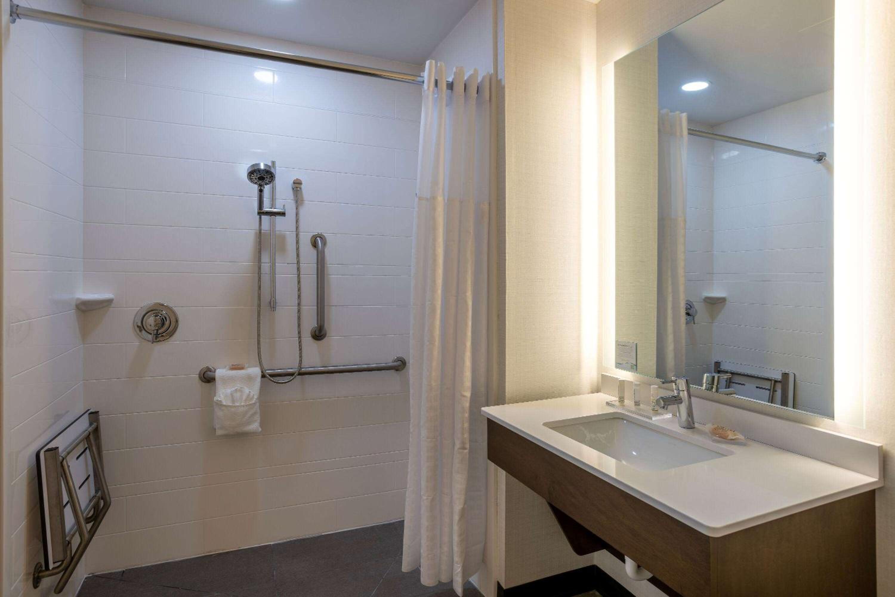 King Room - Disability Access - Non-Smoking - Photo 3