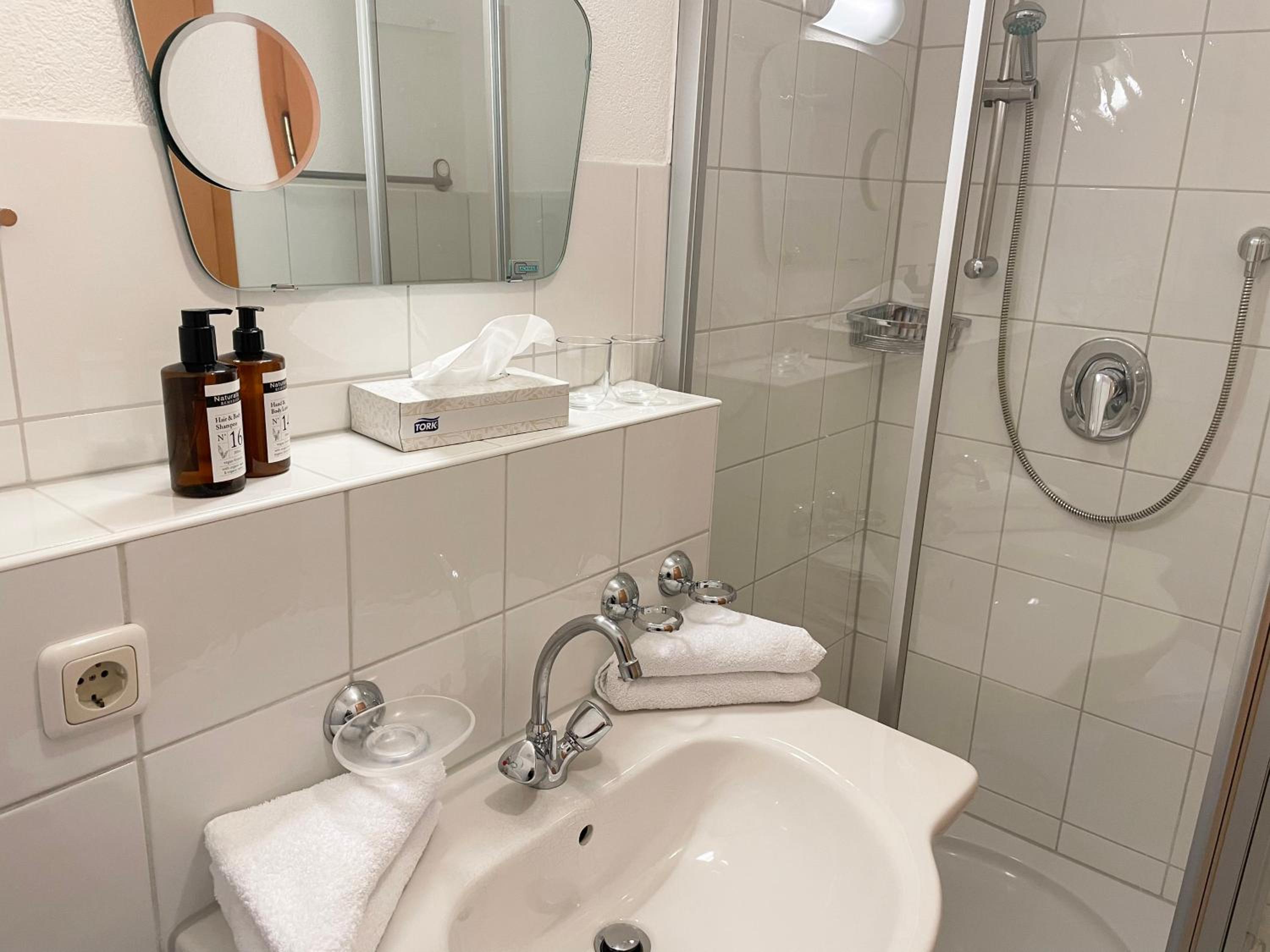 Classic Double Room - Photo 4