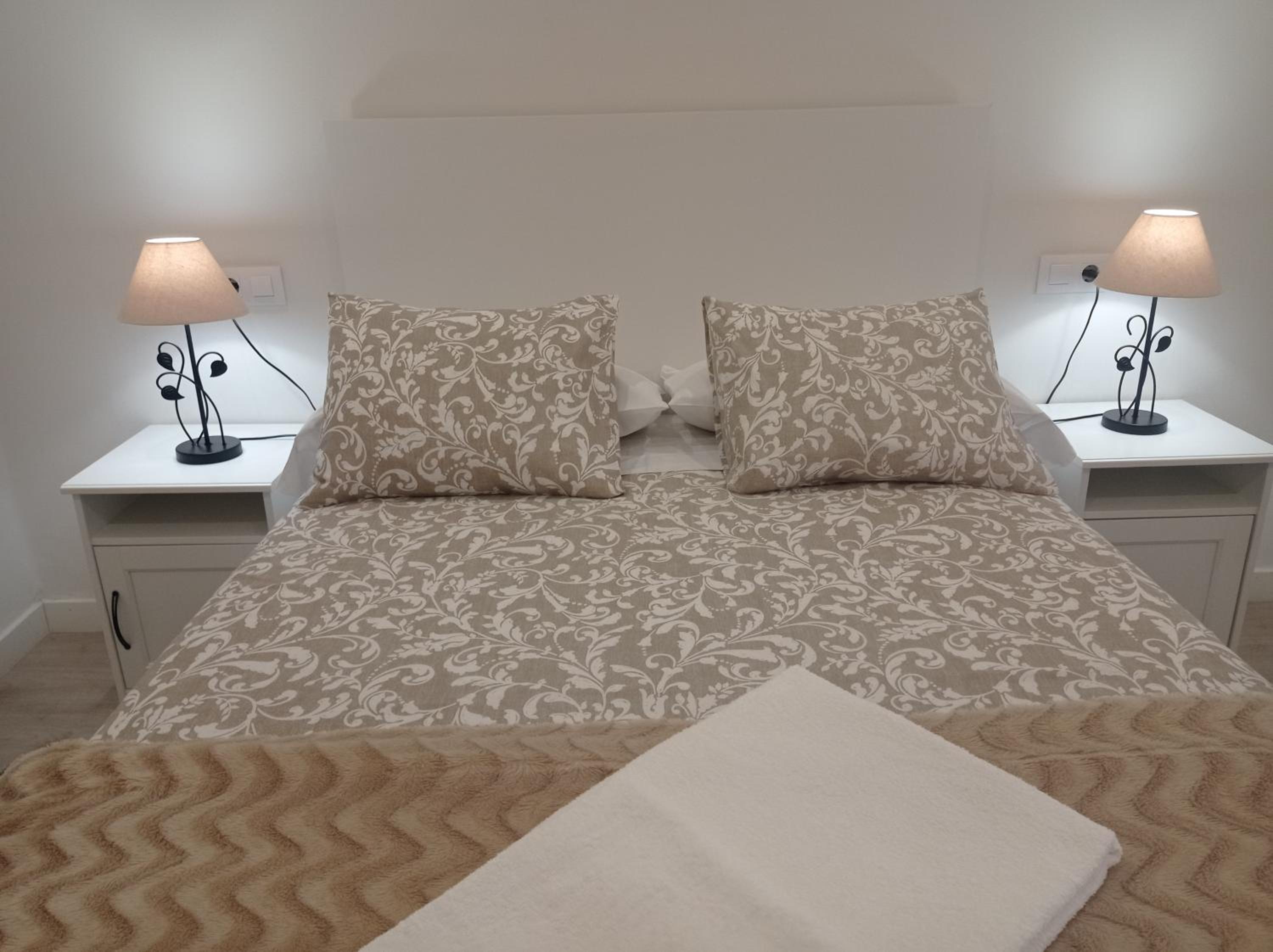 Three-Bedroom Apartment - Photo 9
