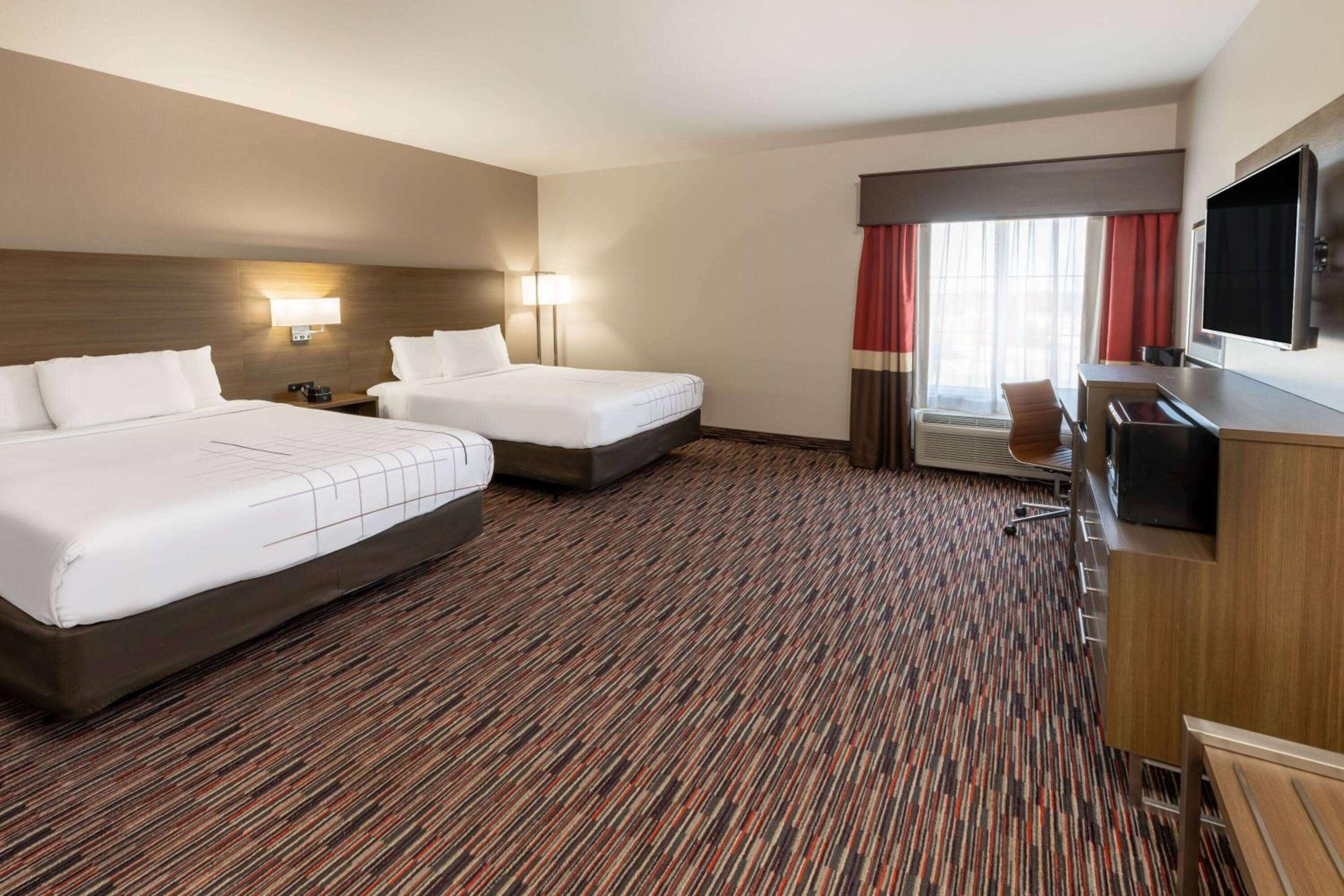 Queen Room with Two Queen Beds and Bath Tub - Mobility/Hearing Accessible - Non-Smoking photo 1