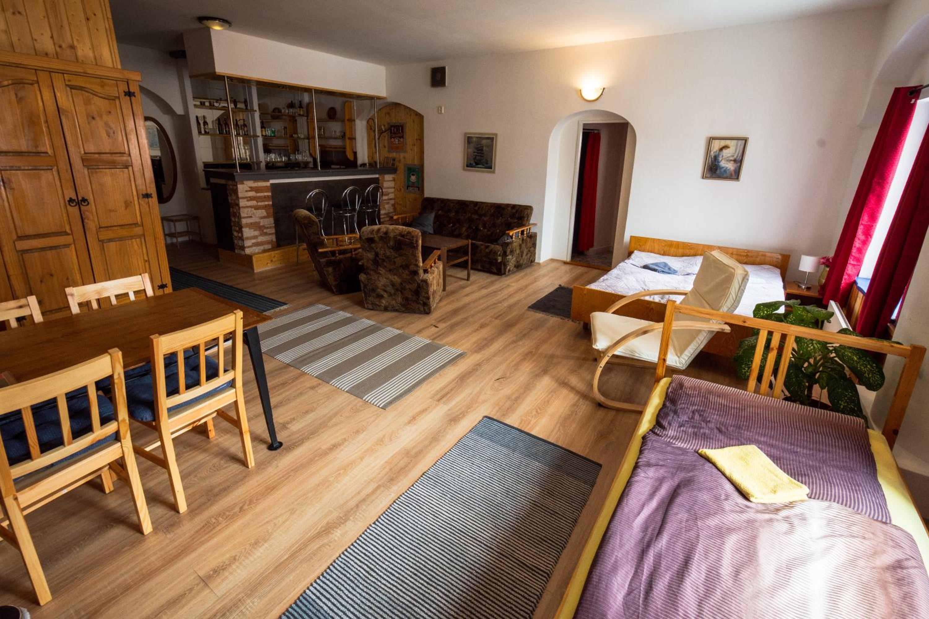 Apartment - Split Level