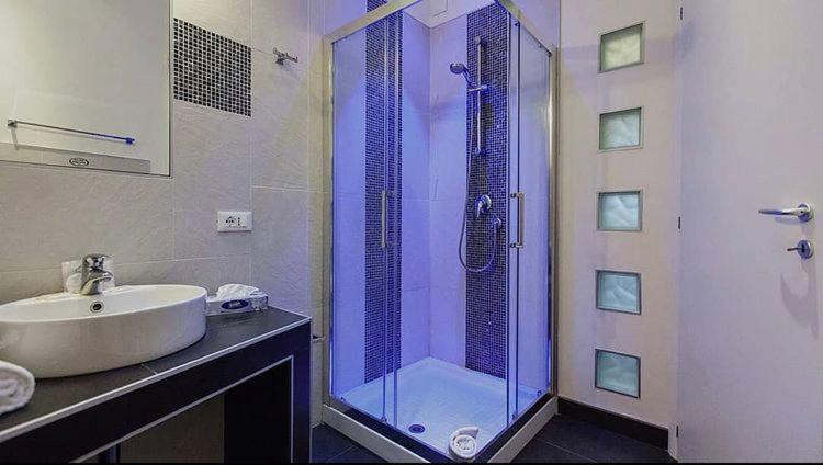 Deluxe King Room photo 2