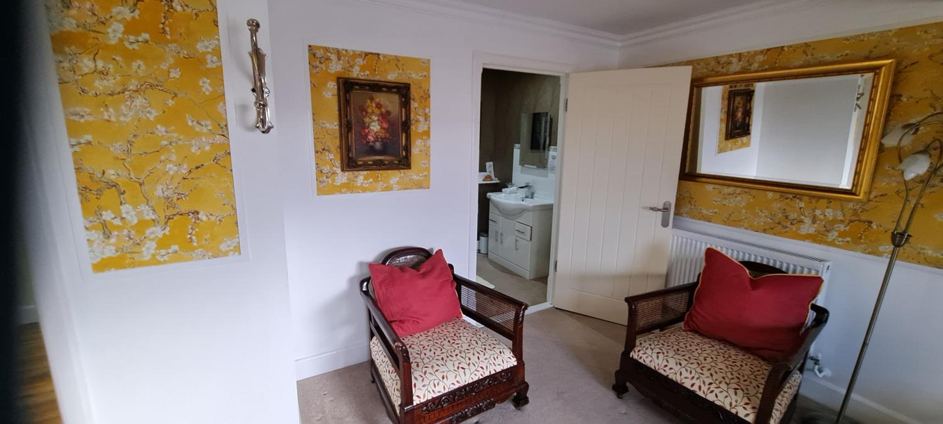 Superior King Room - Photo 3