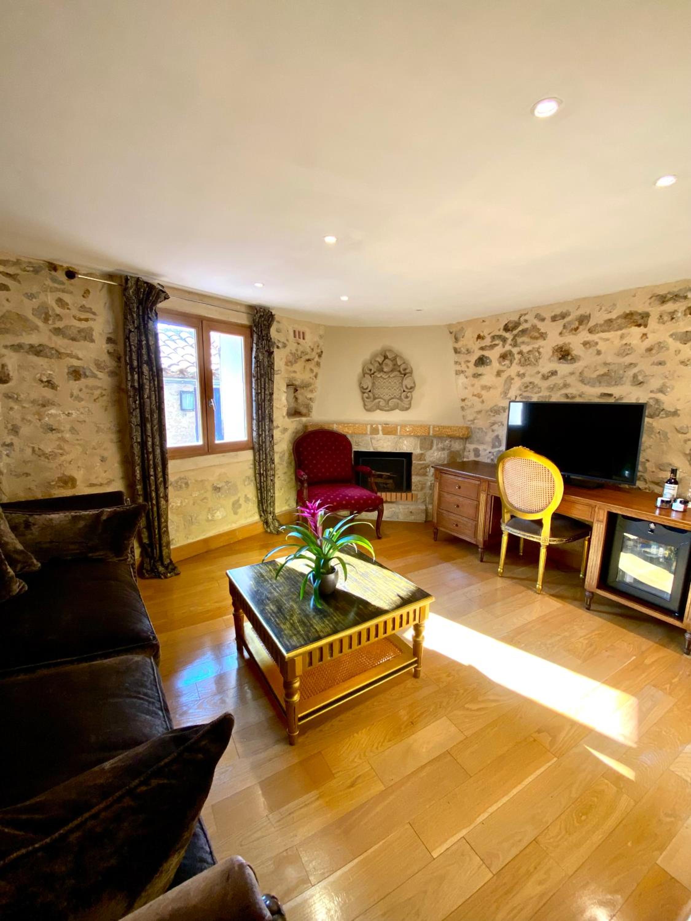 Family Junior Suite - Photo 1