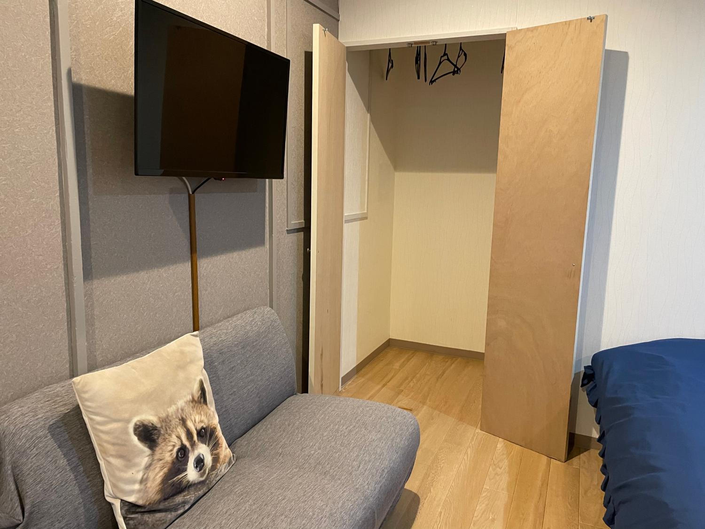 Economy Quadruple Room - Photo 7
