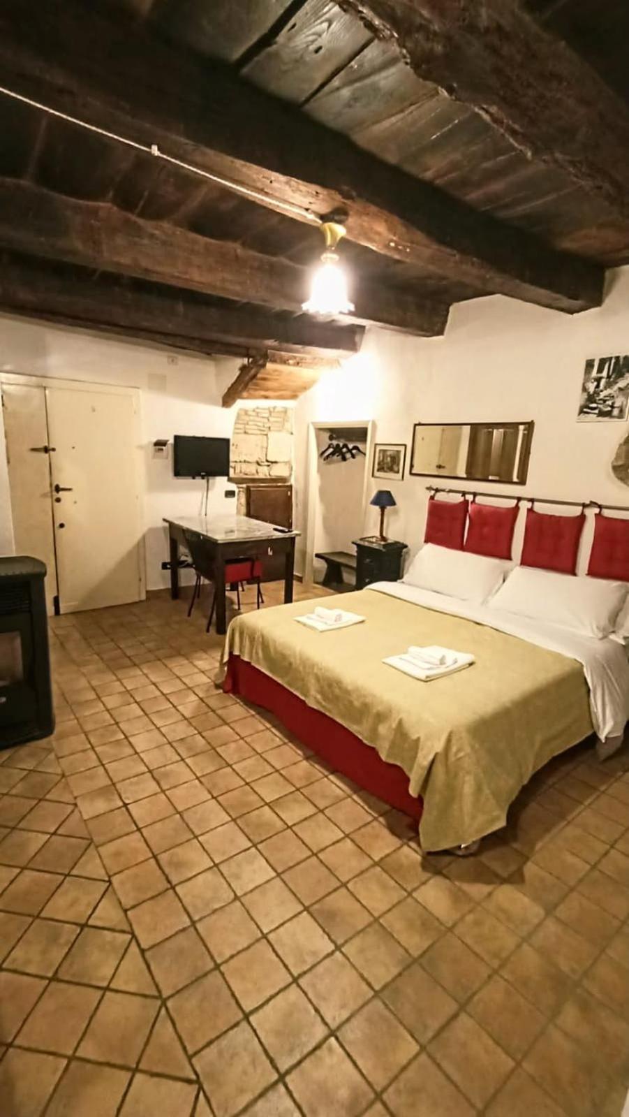 One-Bedroom House photo 1