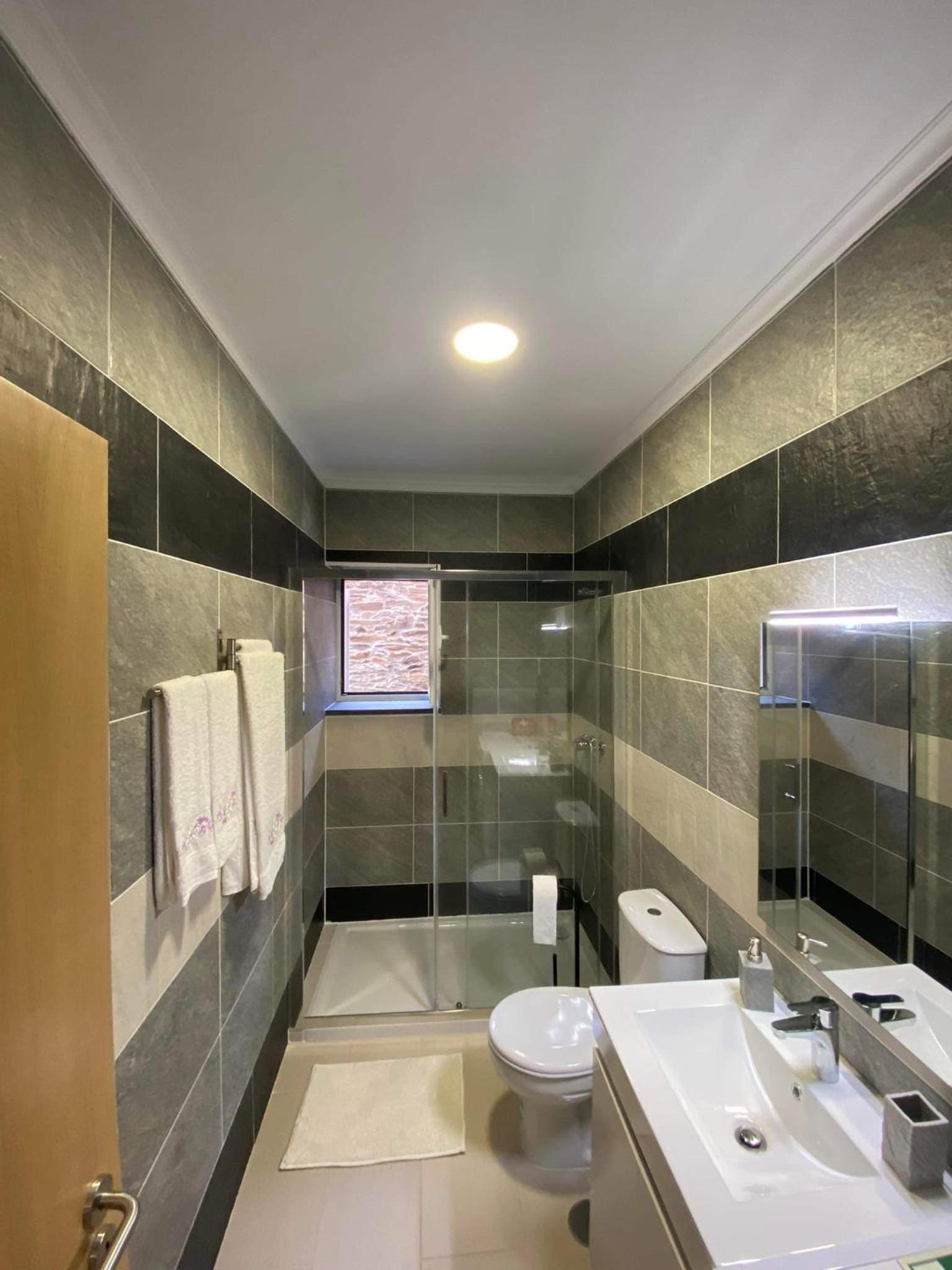 One-Bedroom Apartment with Terrace 0 floor photo 2