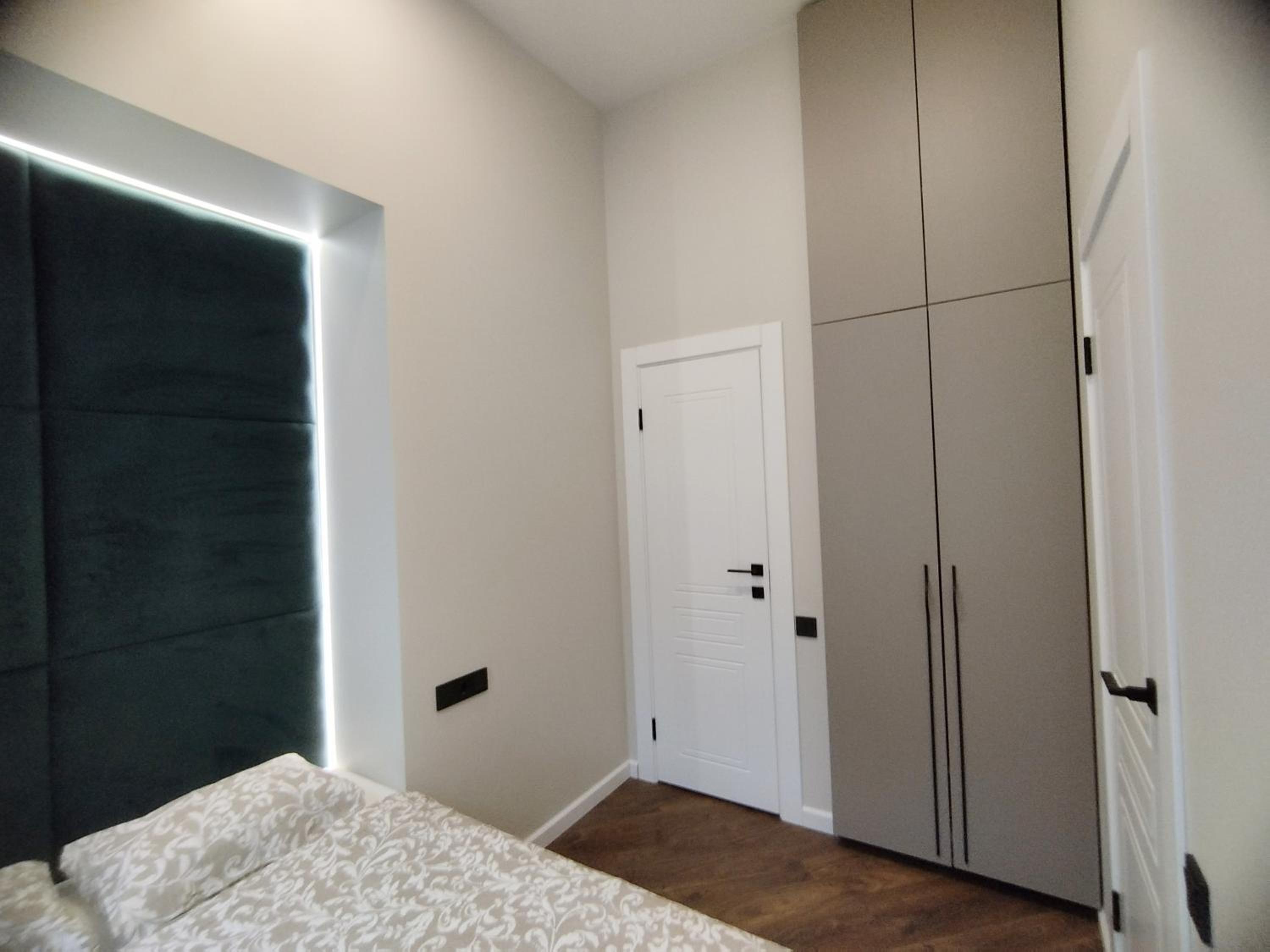 One-Bedroom Apartment photo 3