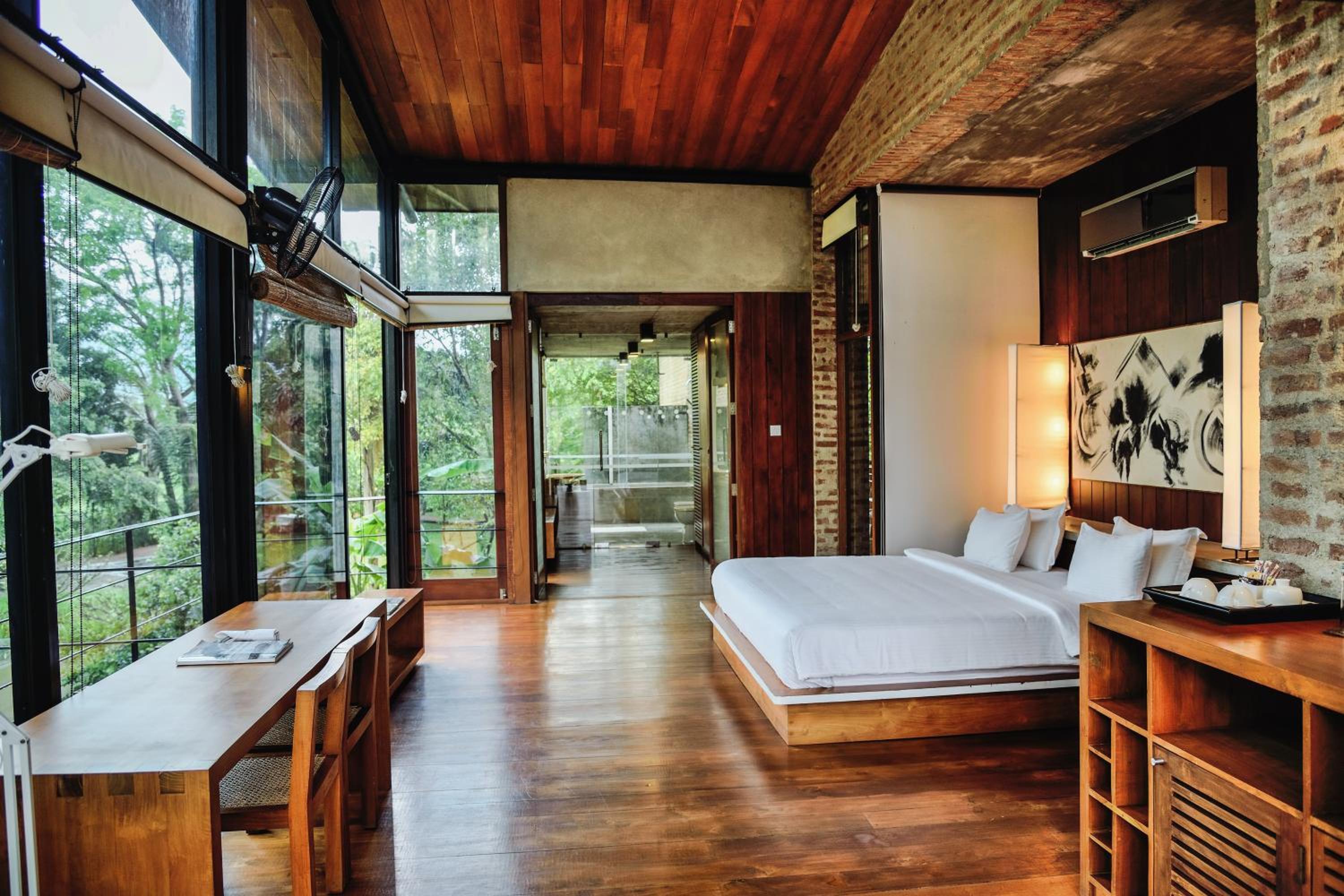 Upper Bakmee - Premier Suite (10% off on food)