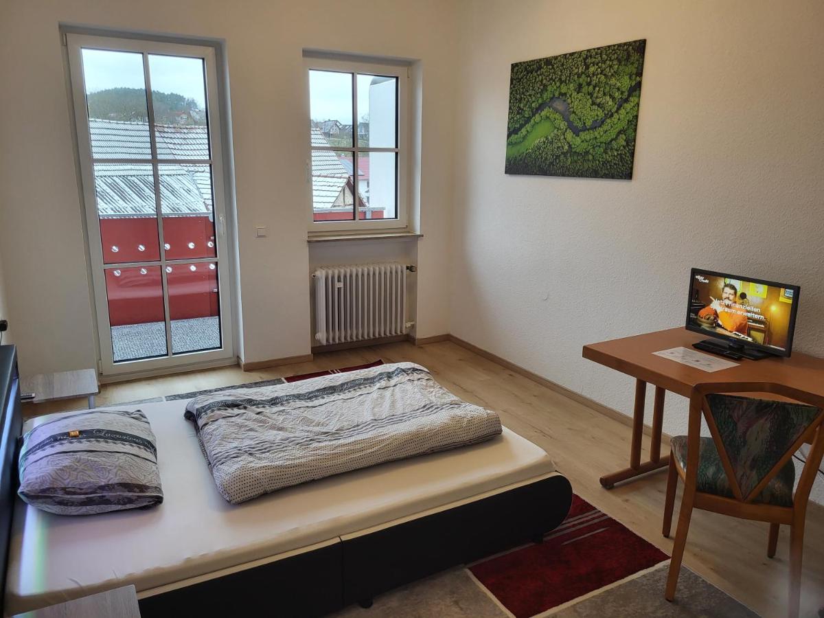 Single Room with Shared Shower and Toilet photo 1
