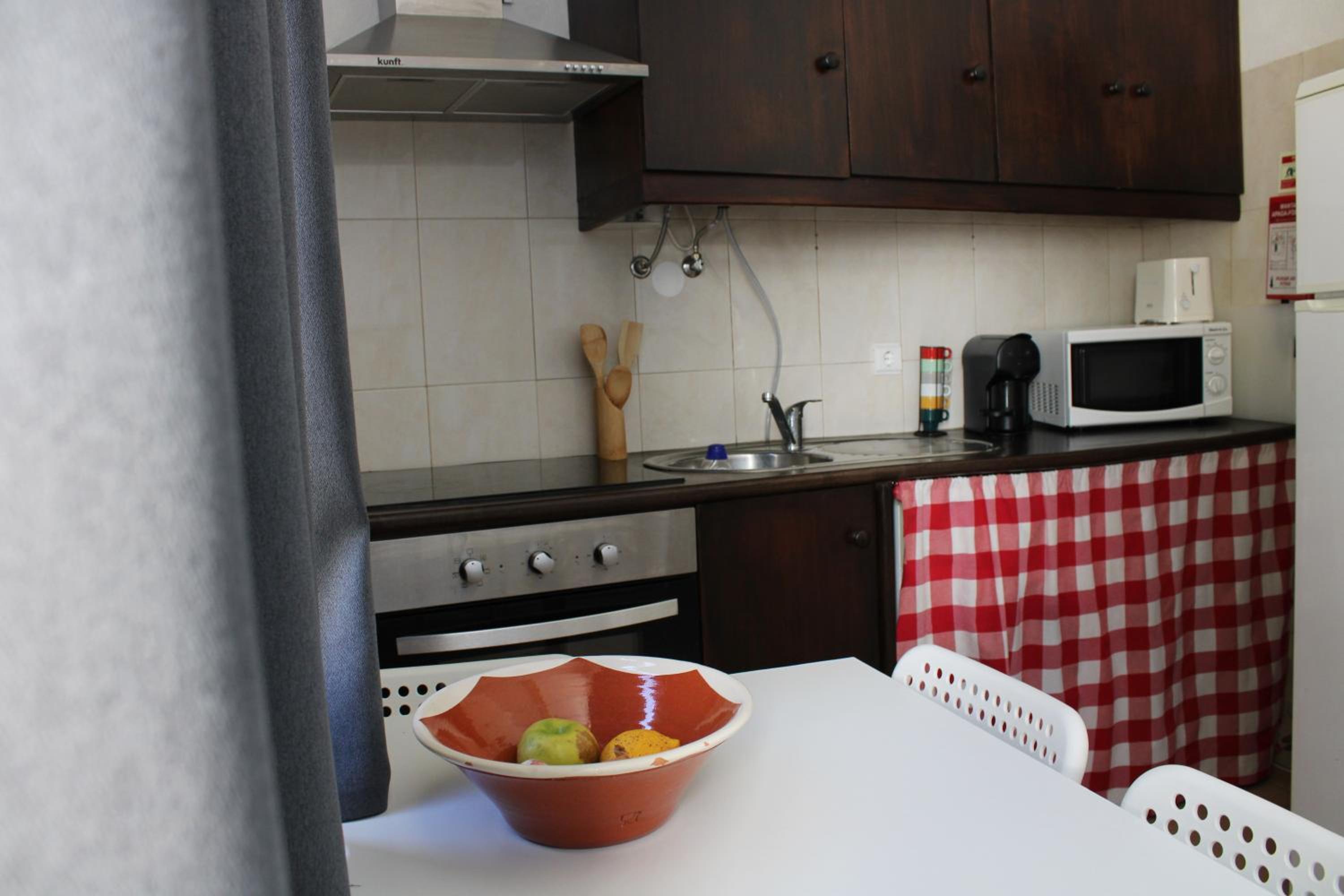 Two-Bedroom House - Photo 3