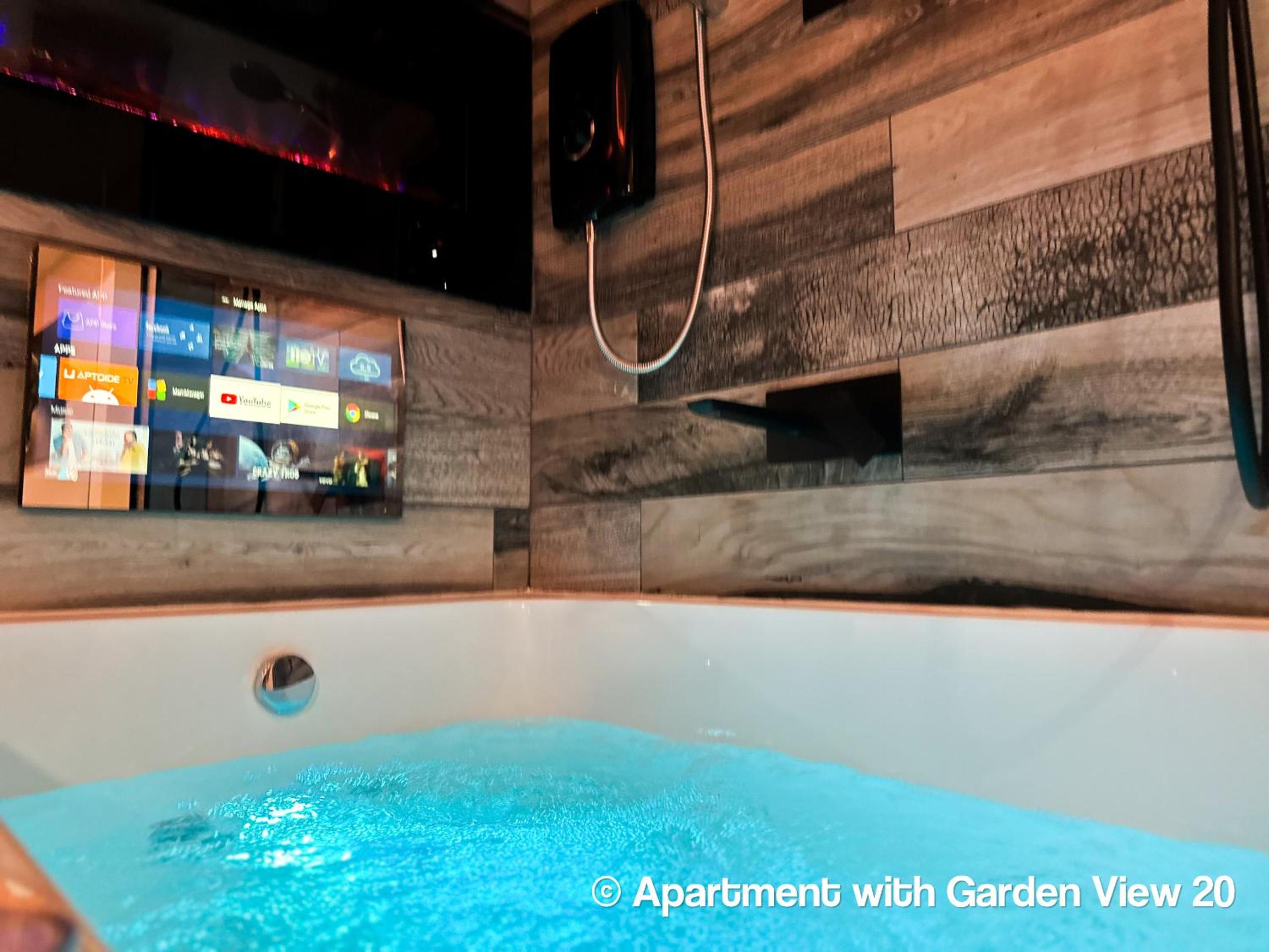 Apartment with Garden View - Photo 23